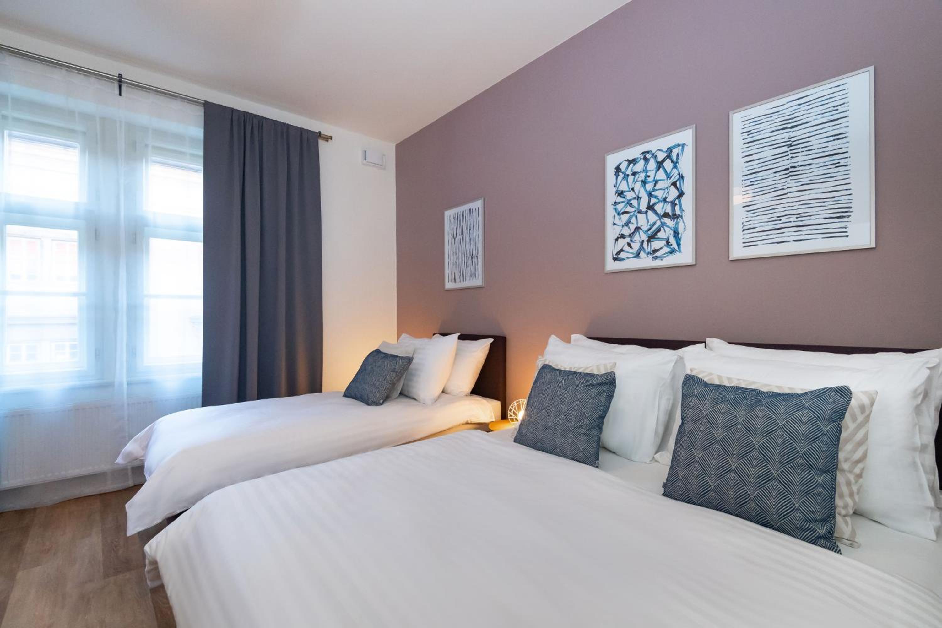 Design Apartment (5 Adults)