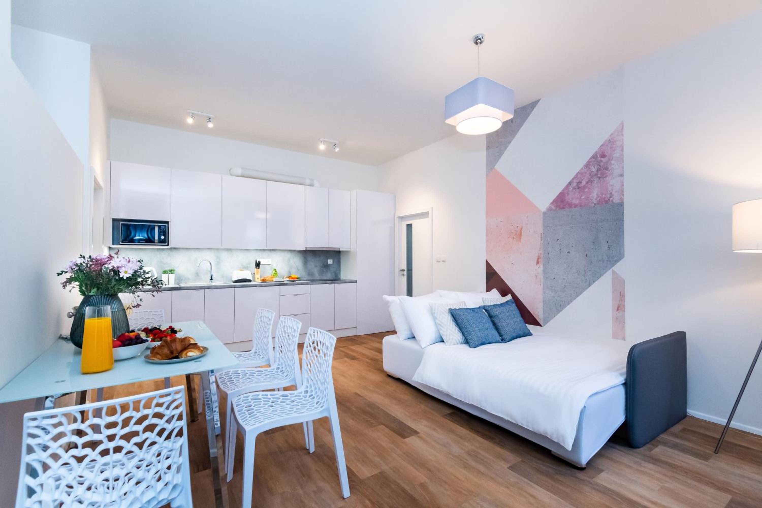 Design Apartment (5 Adults)