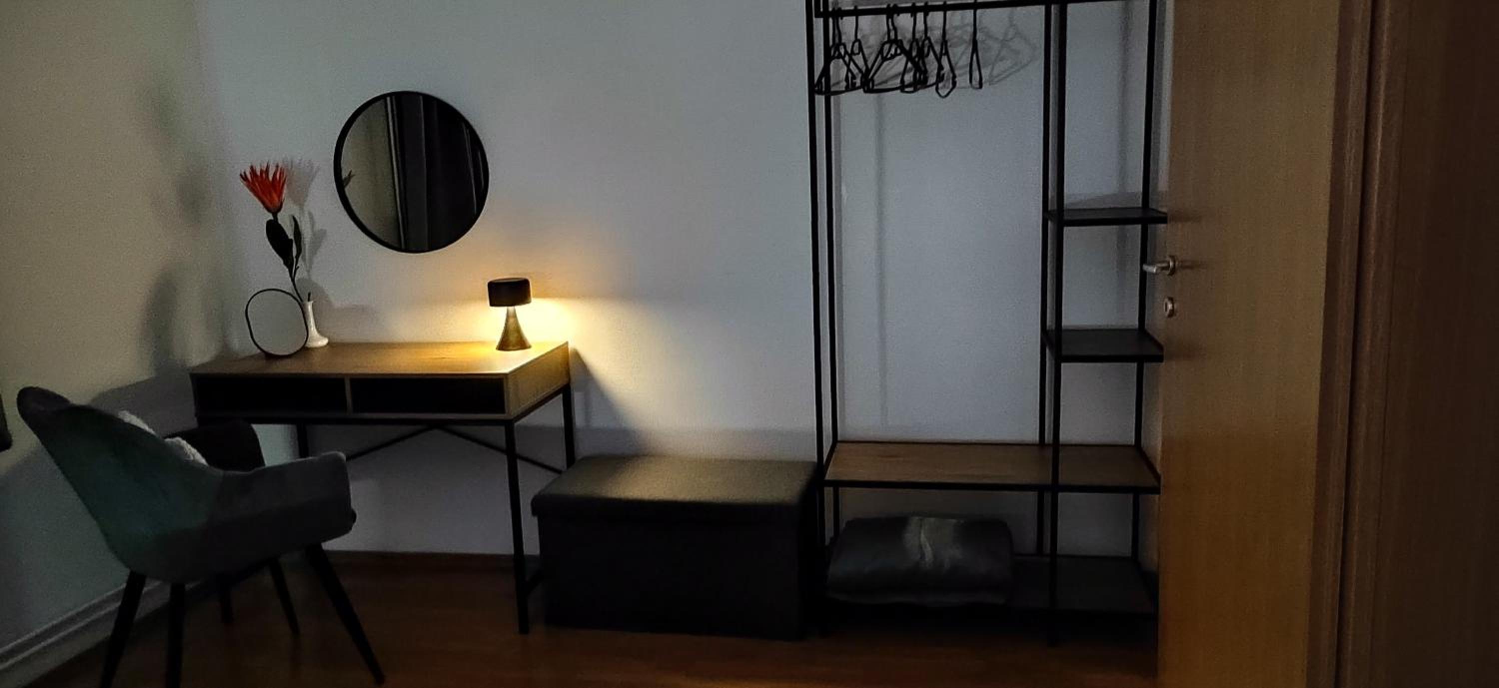 One-Bedroom Apartment - Photo 7