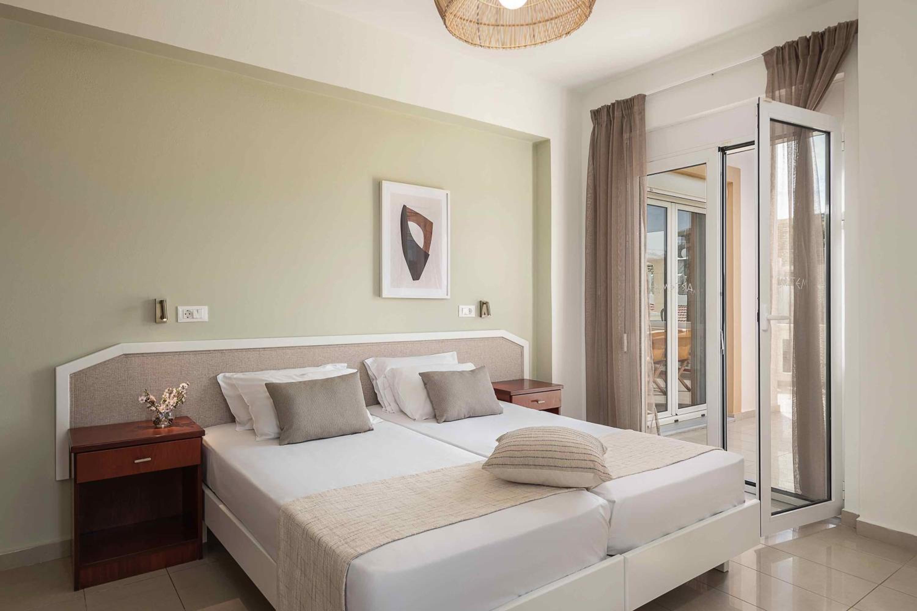 Deluxe Suite - Photo 10