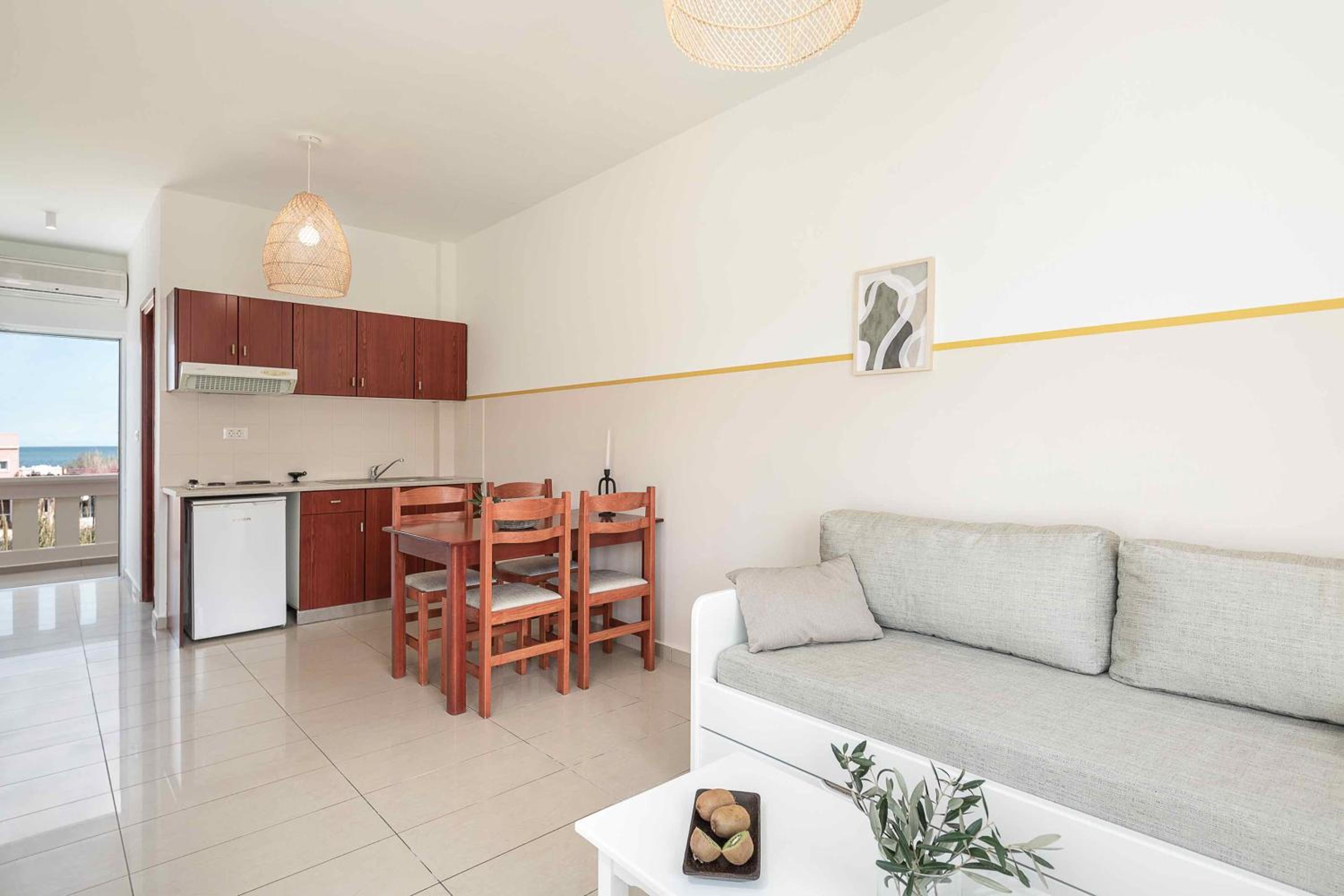 Deluxe Suite - Photo 18