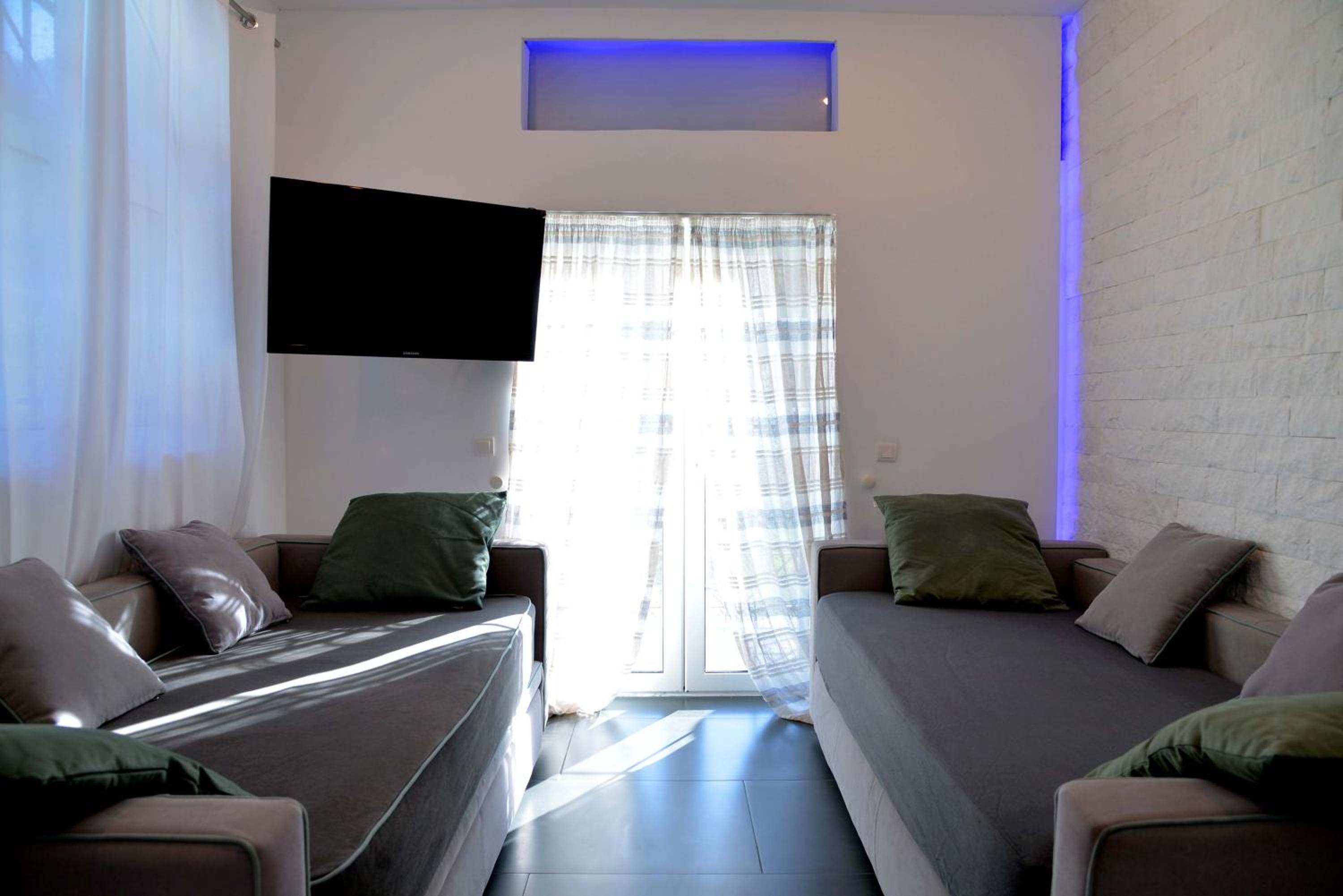 Superior One-Bedroom Apartment with Balcony