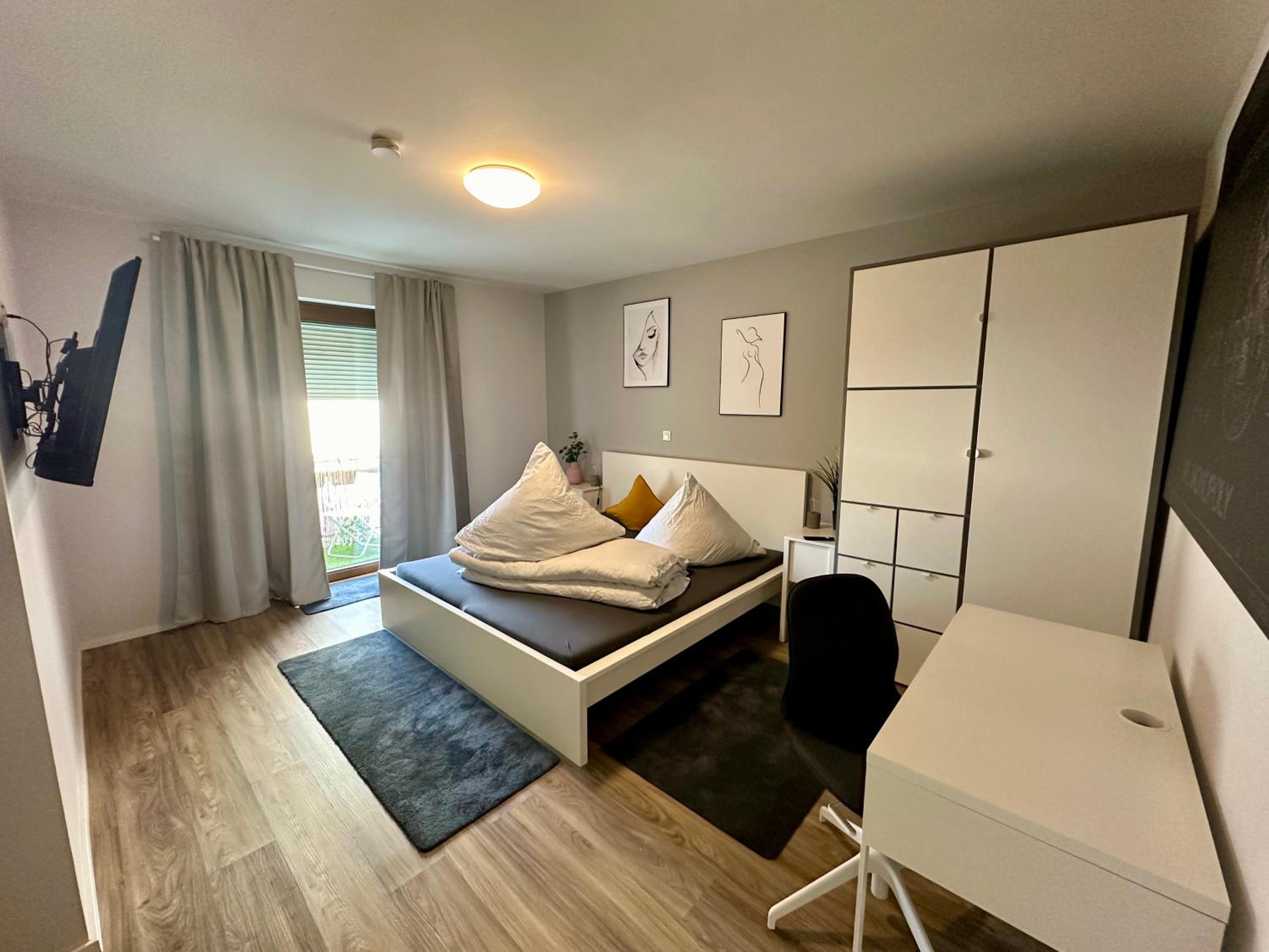 One-Bedroom Apartment photo 1