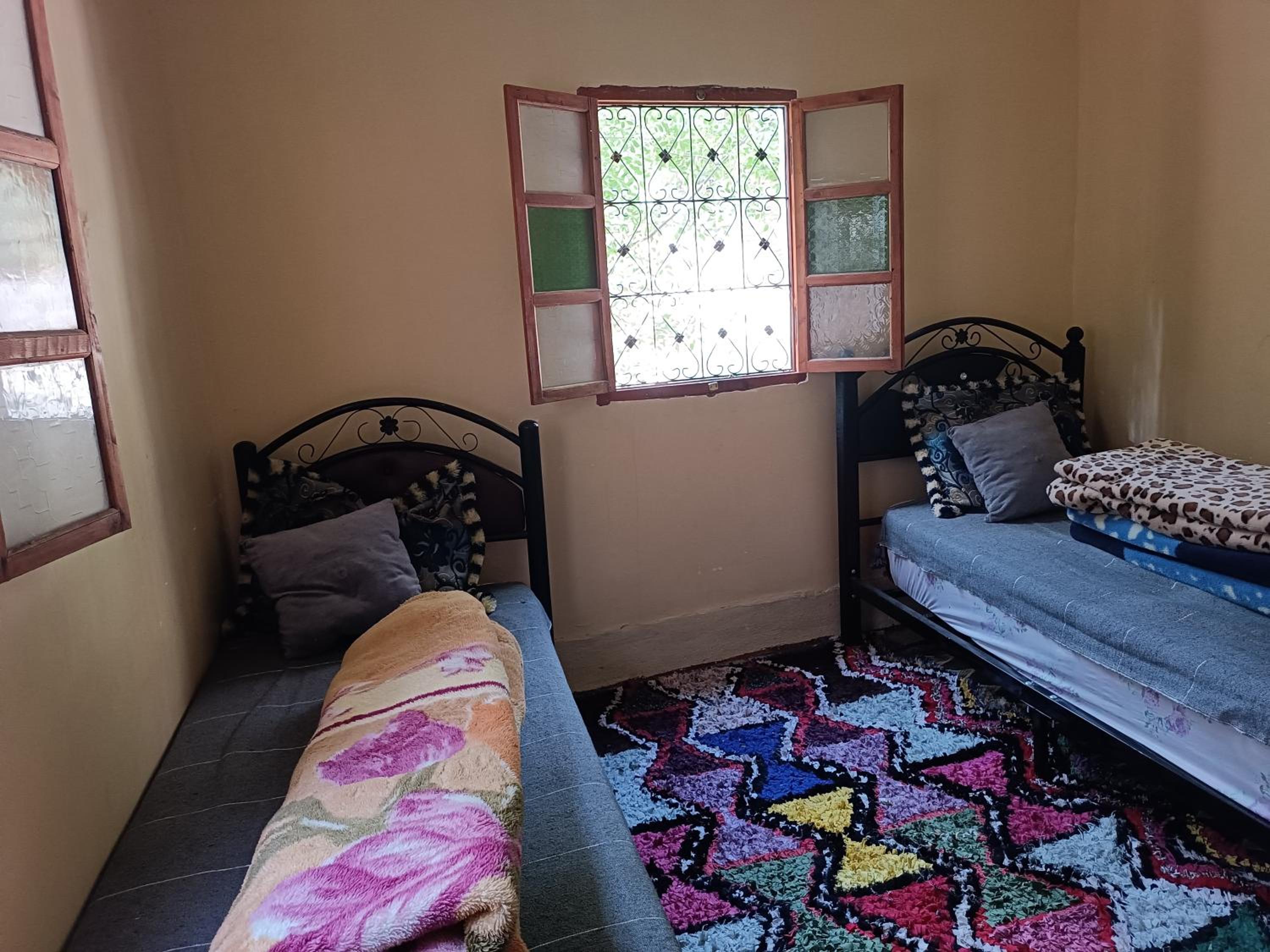 Budget Triple Room - Photo 11