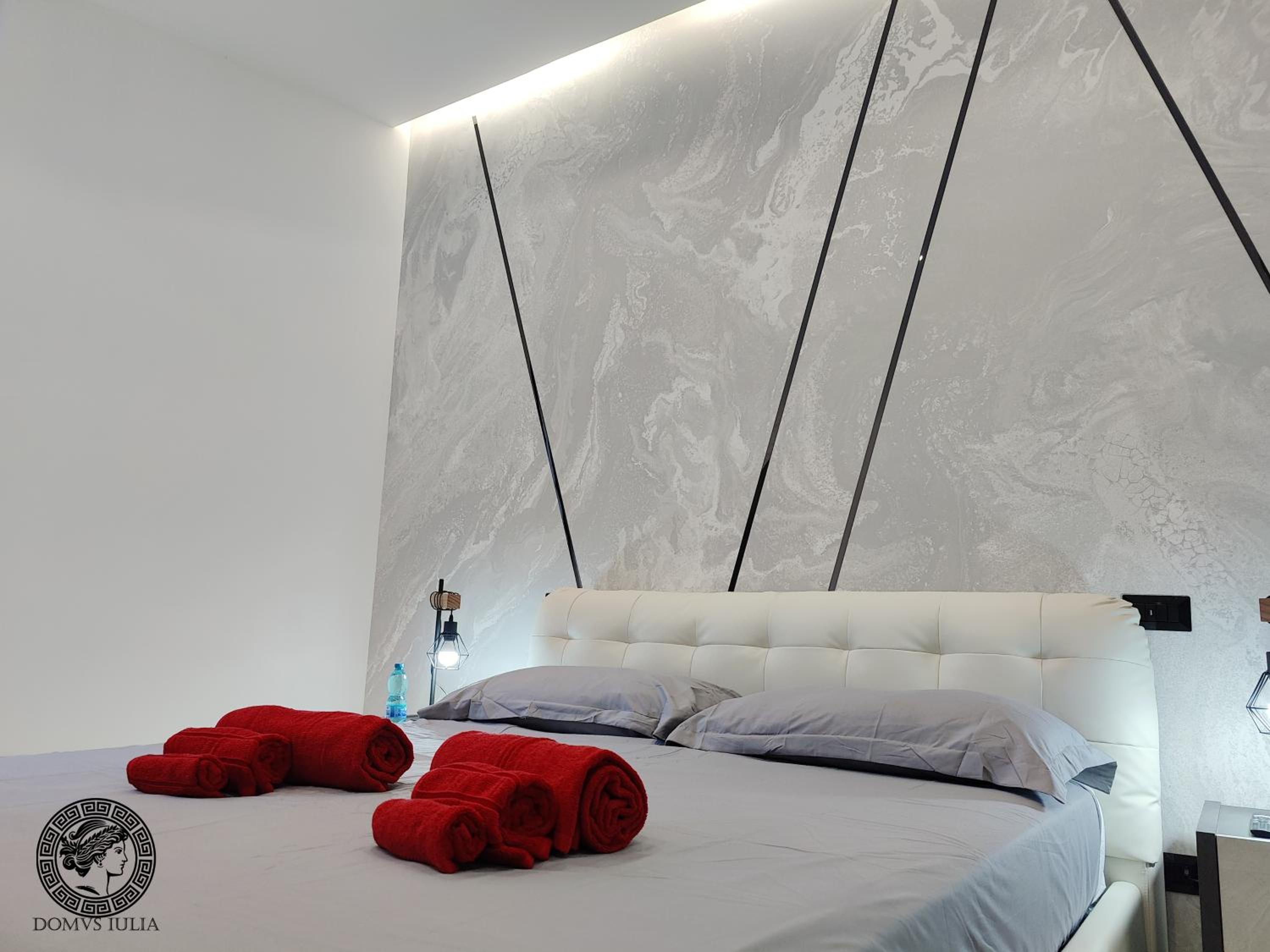 Large Double Room photo 2