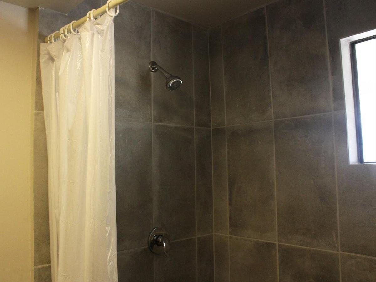 Standard Double Room - Photo 4