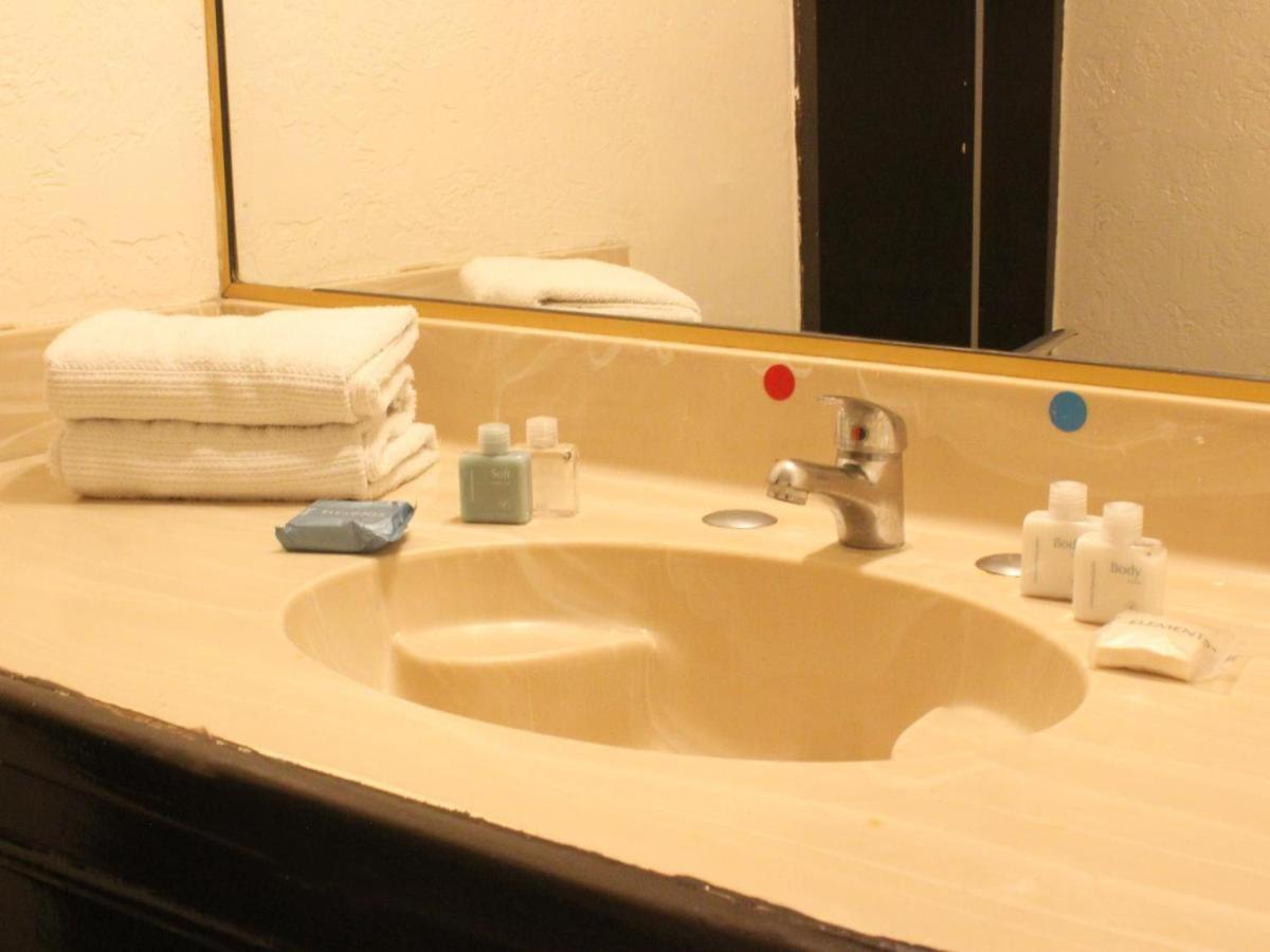 Standard Queen Room - Photo 4