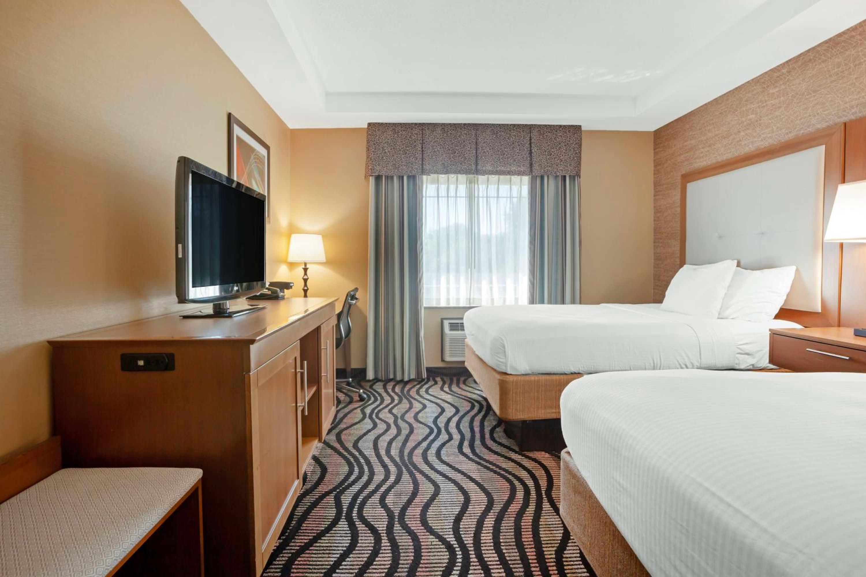Double Room with Two Double Beds - Non-Smoking - Photo 1