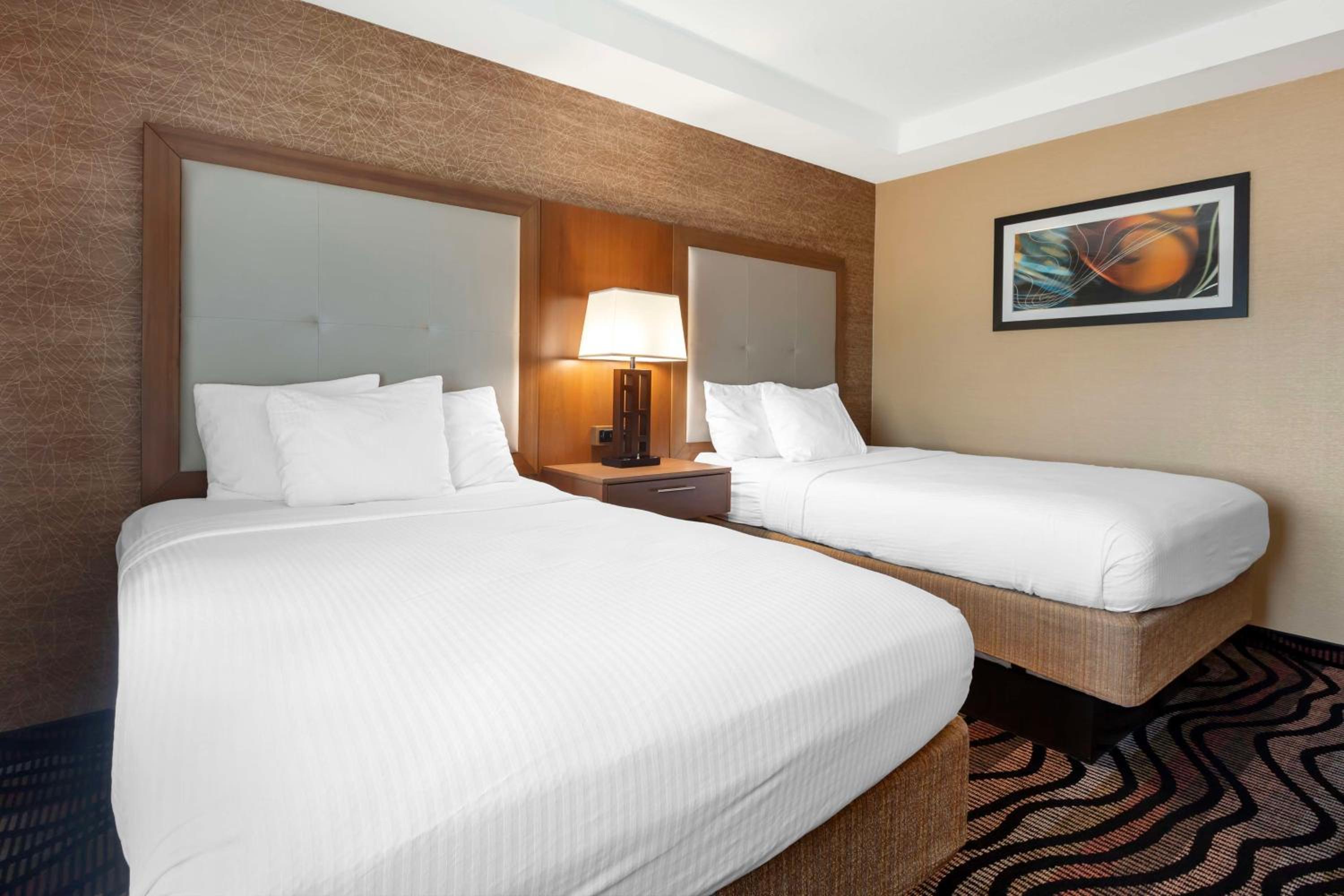 Double Room with Two Double Beds - Non-Smoking - Photo 3