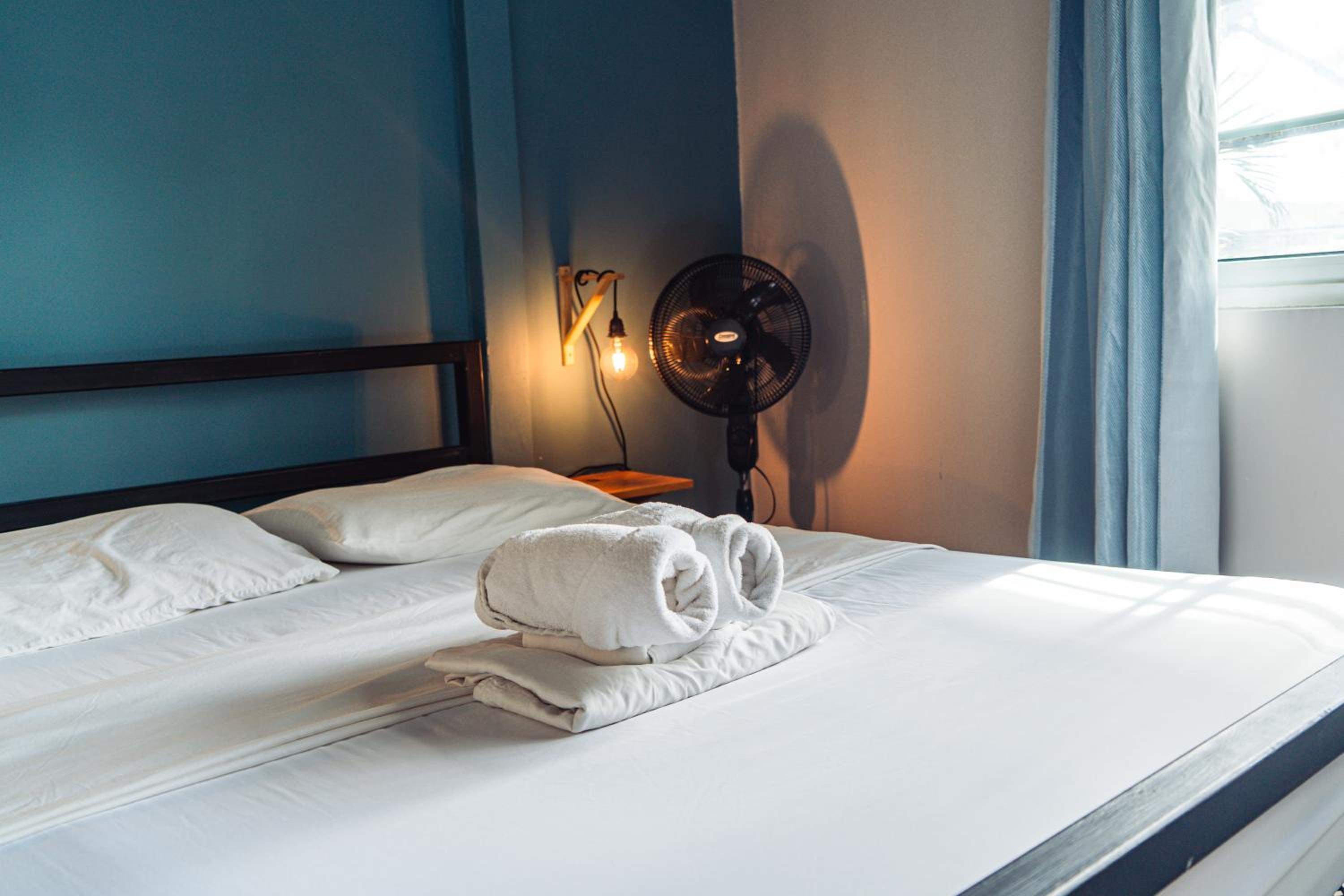Queen Room with Shared Facilities photo 2