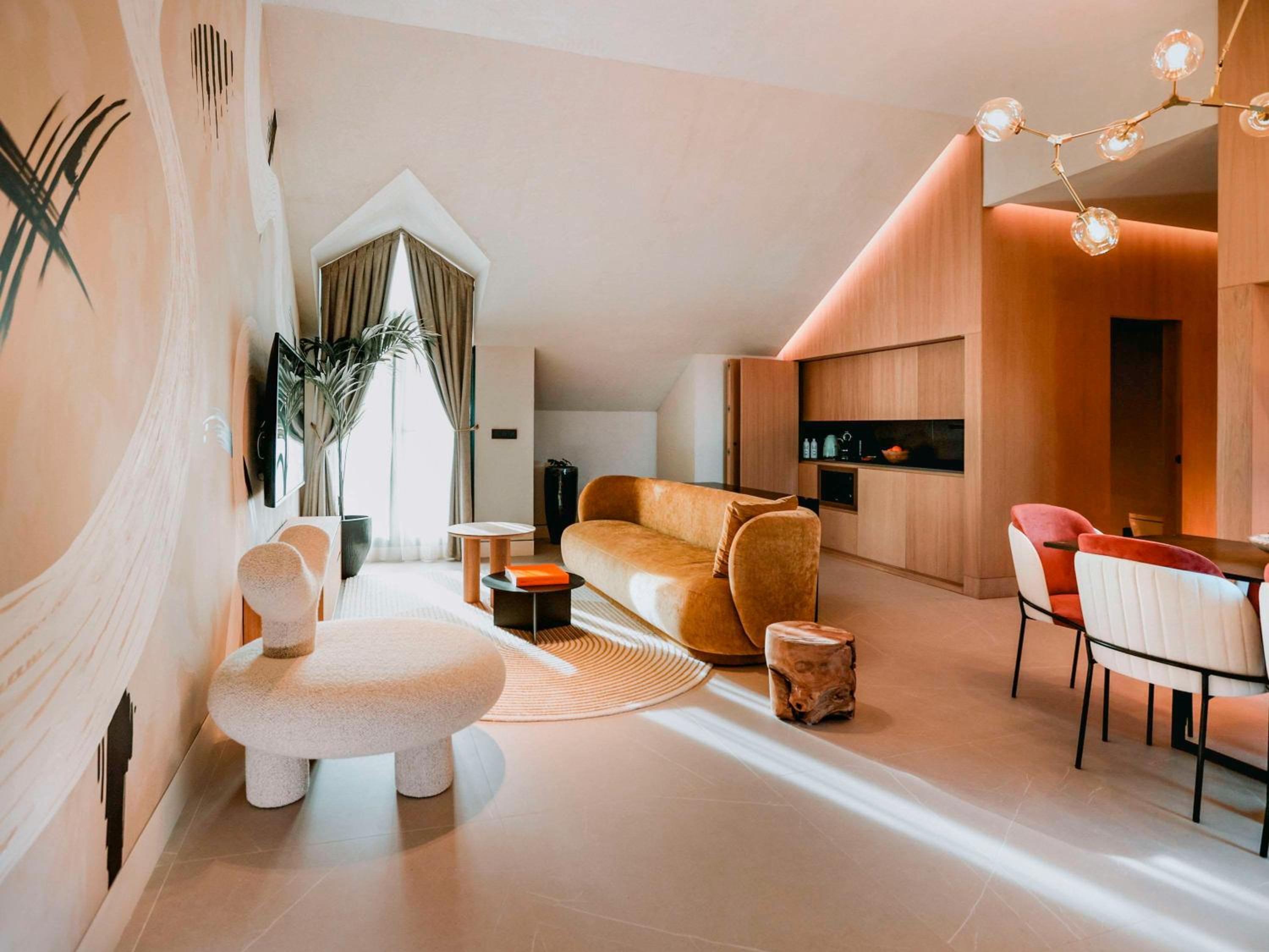SO VIP Suite Almenara con una cama King y Terraza