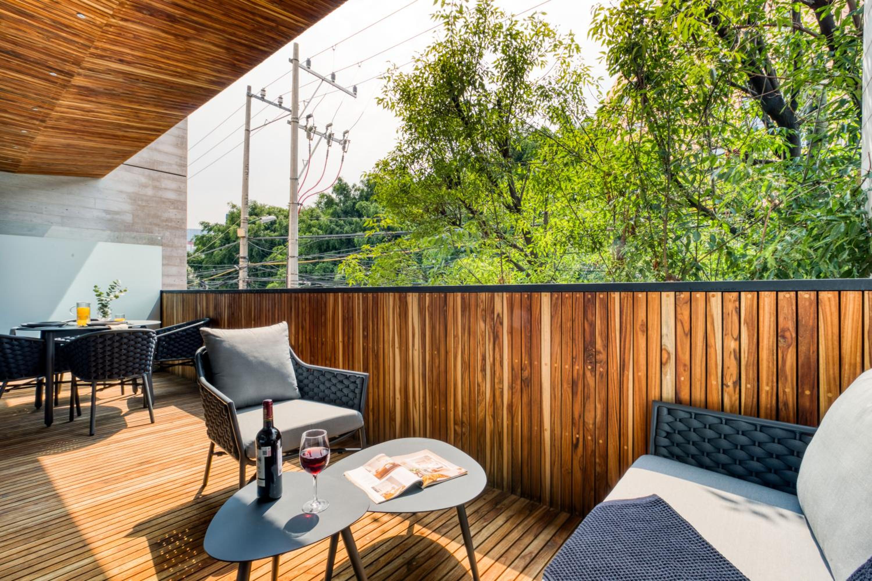 Premium Studio with a Private Balcony - Photo 11