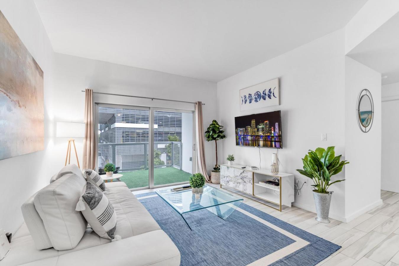 Apartment photo 1