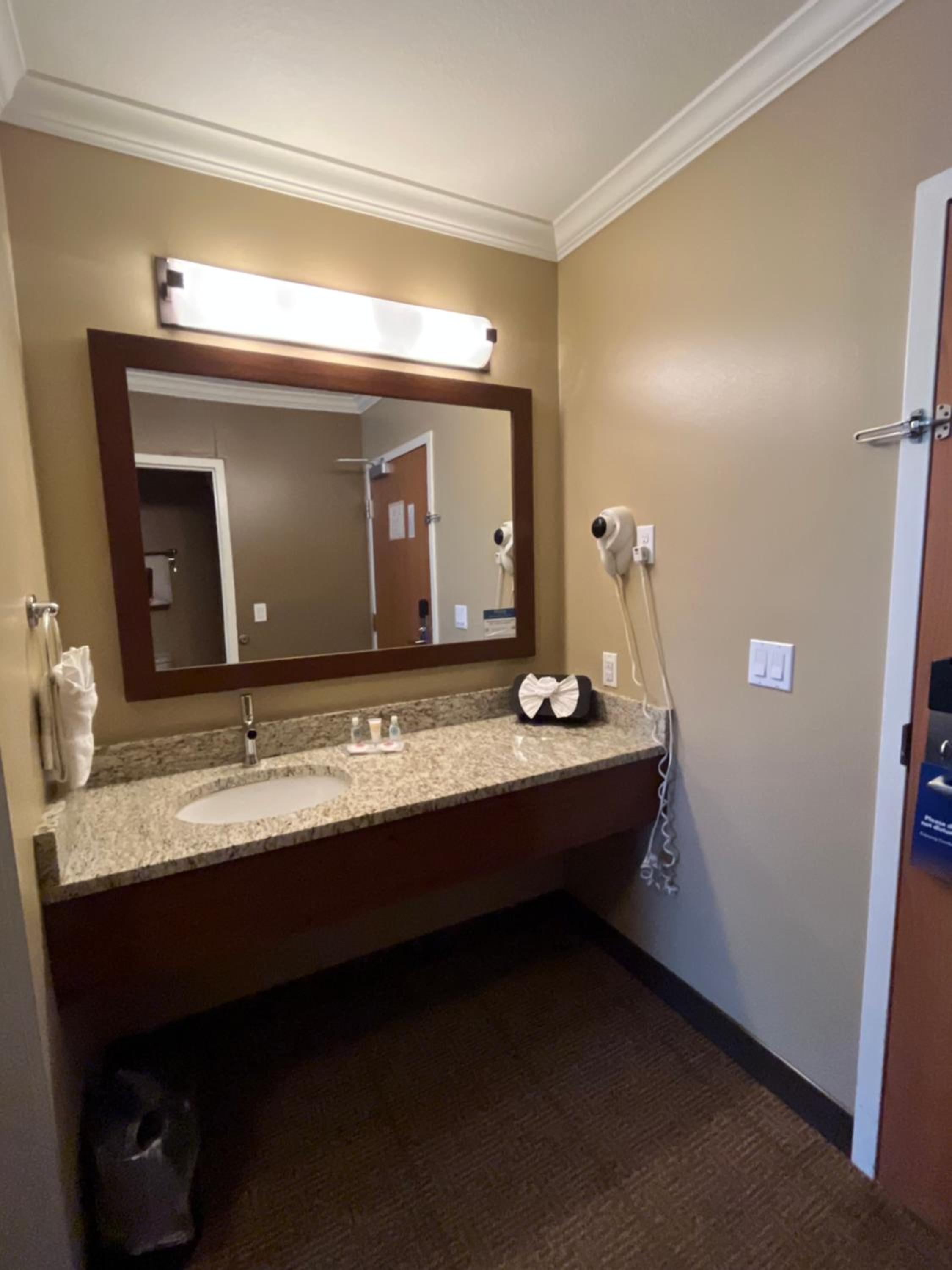 Queen Room - Photo 4