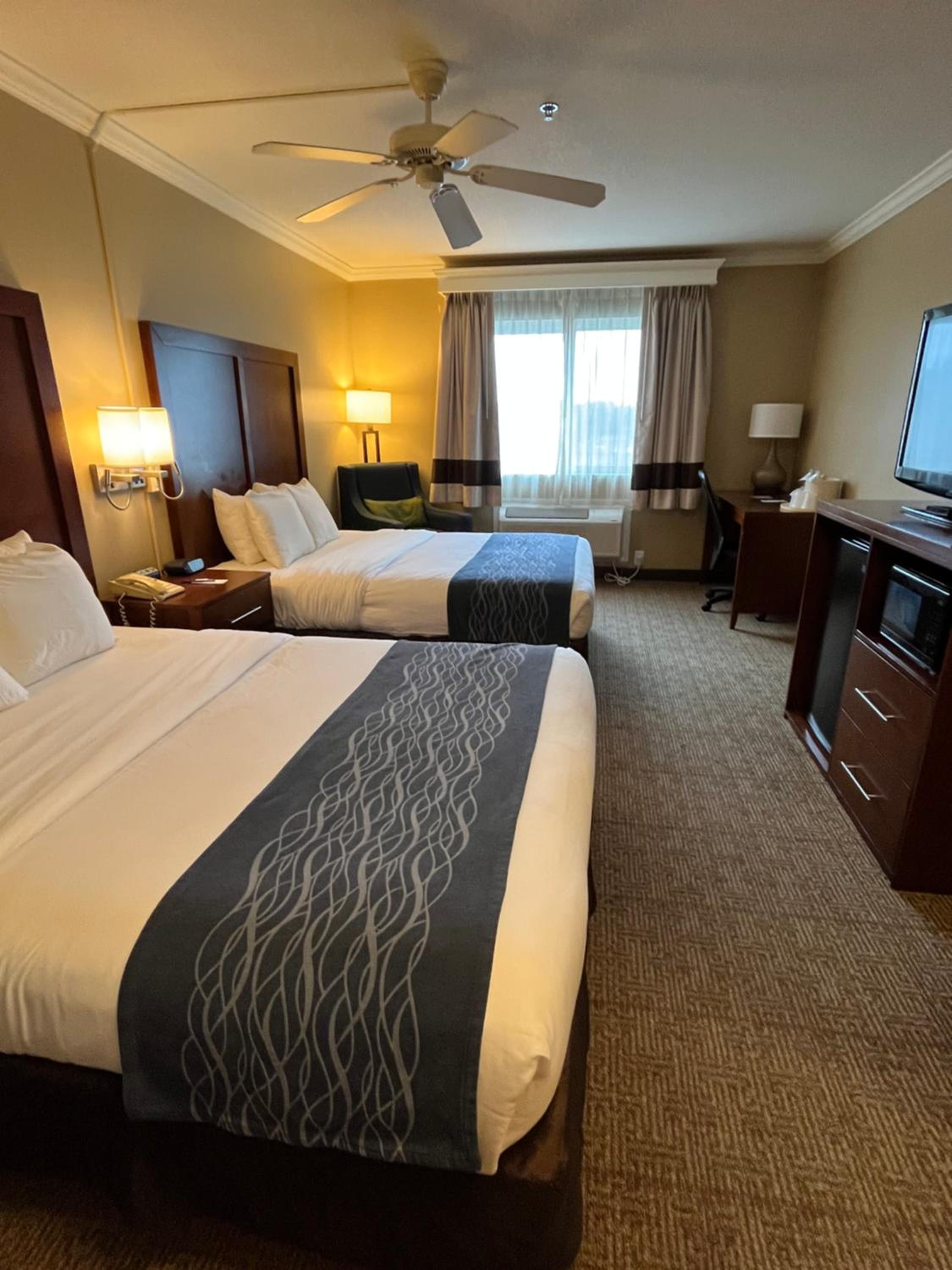 Queen Room with Two Queen Beds - Photo 2