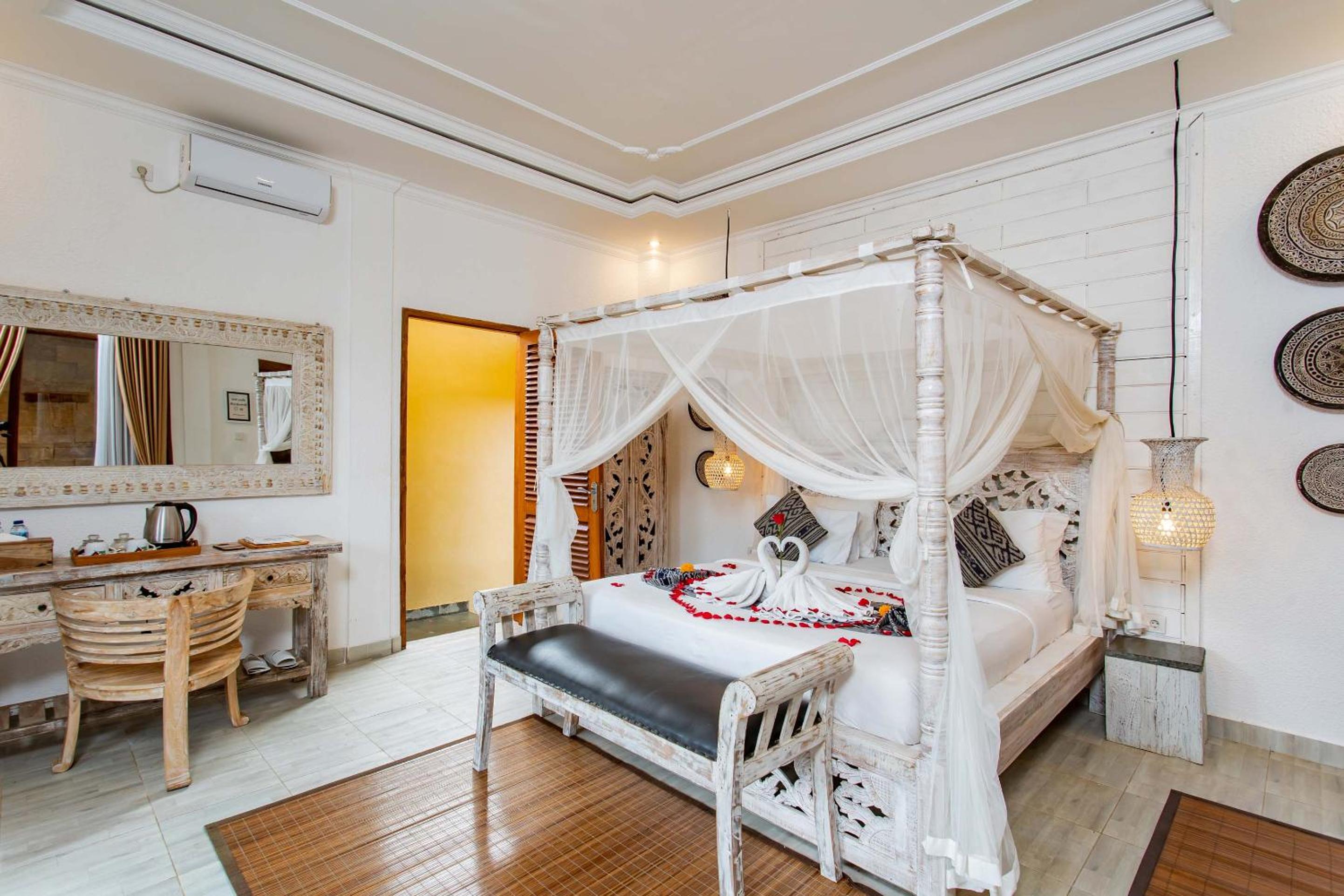 One Bedroom Deluxe with Plunge Pool - Photo 8