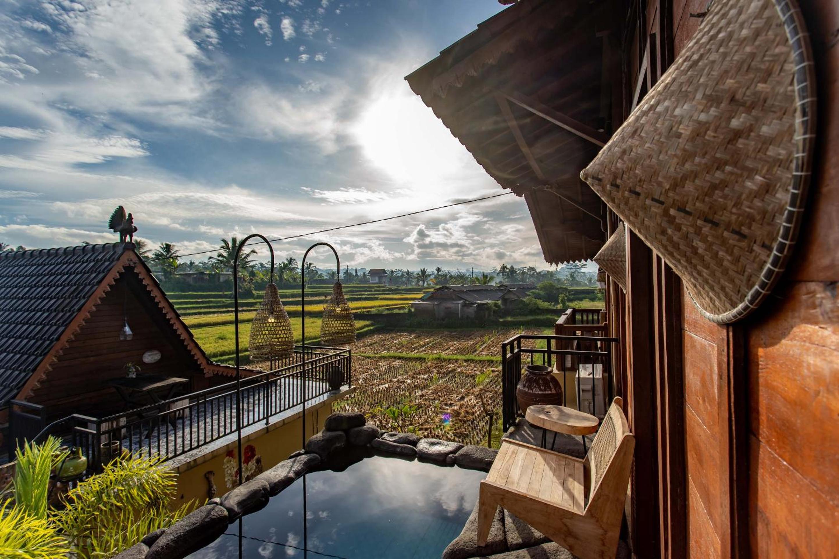 One Bedroom Deluxe with Plunge Pool - Photo 6
