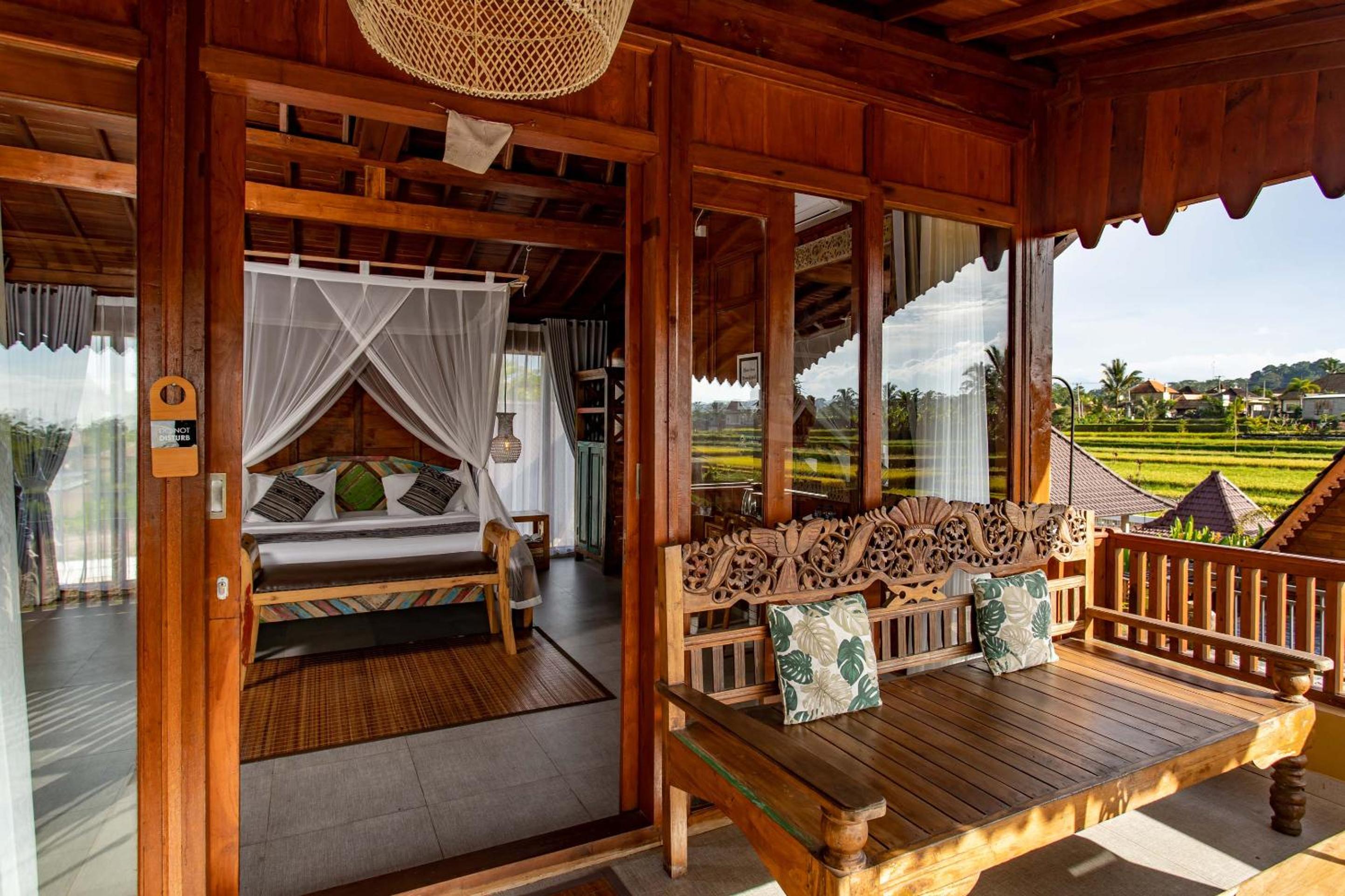 One Bedroom Deluxe with Plunge Pool - Photo 3