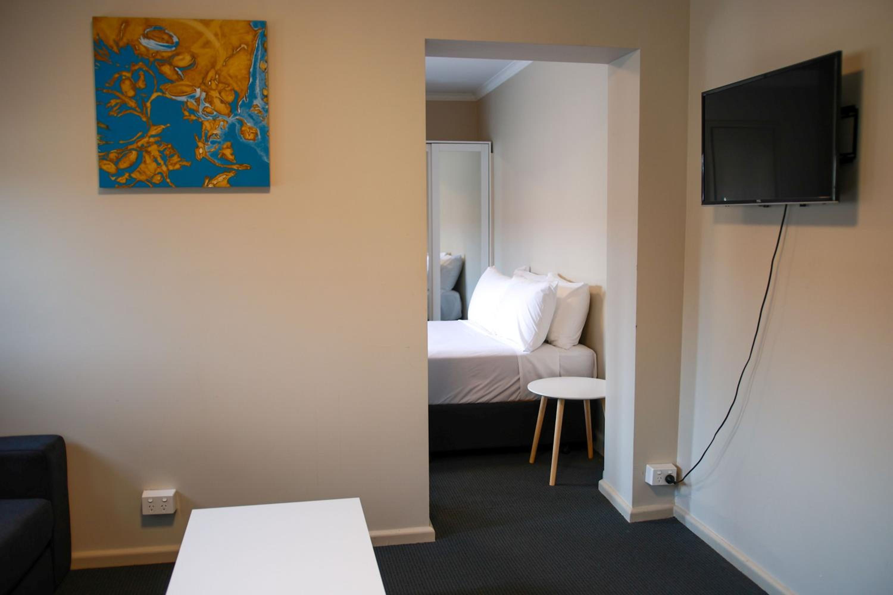 One-Bedroom Apartment photo 3