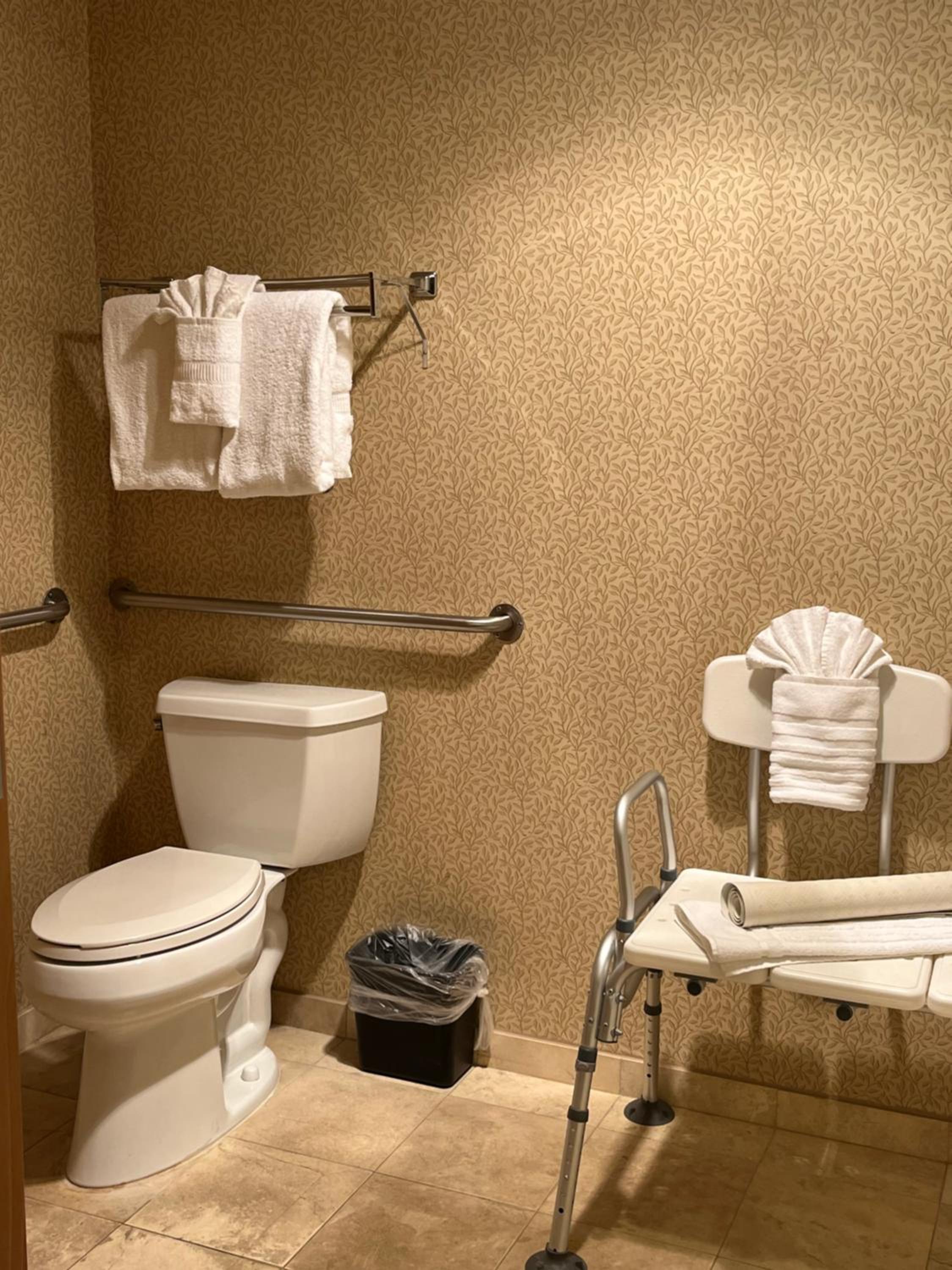 Queen Room with Two Queen Beds - Accessible/Non-Smoking  - Photo 6