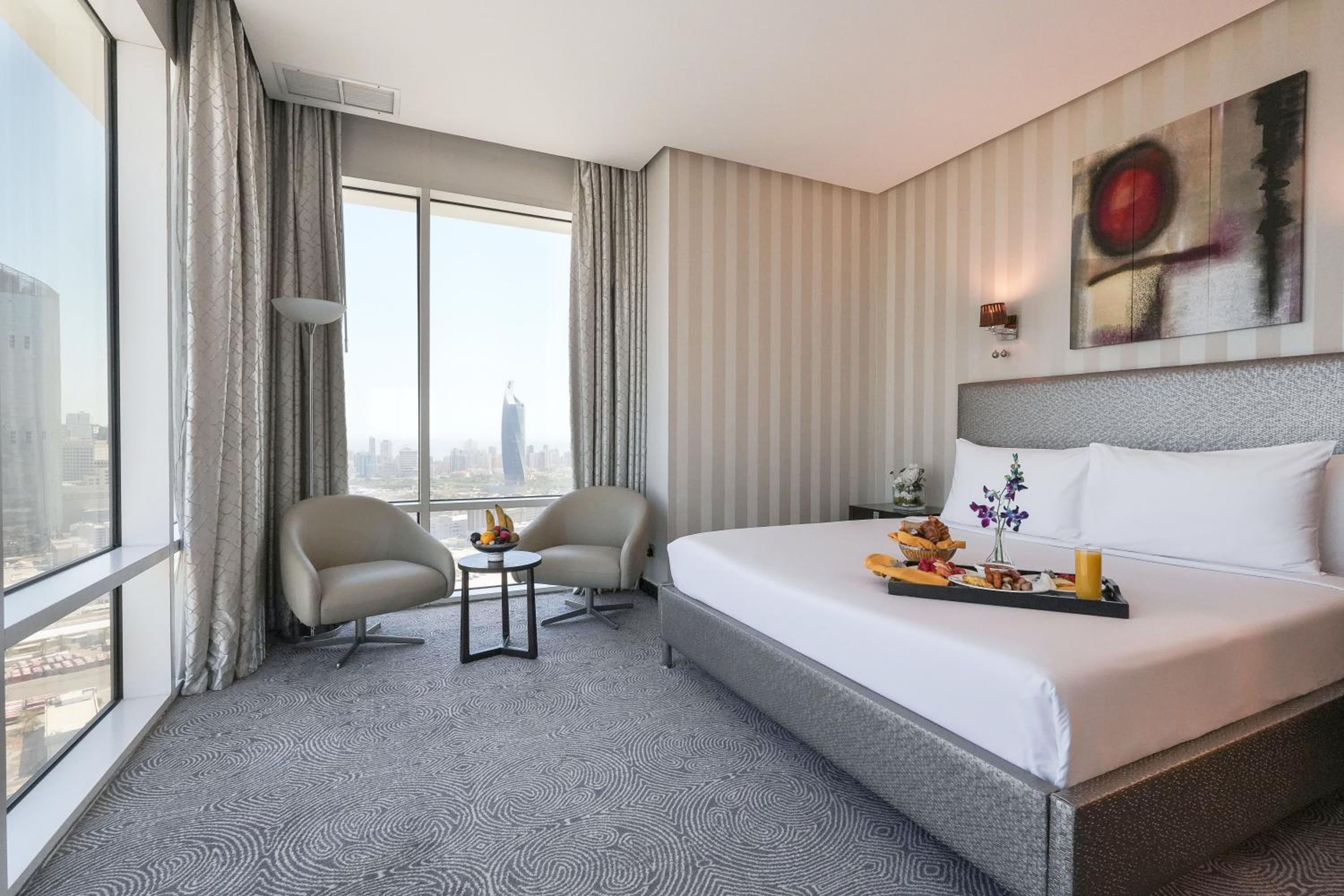 Deluxe King Room photo 1
