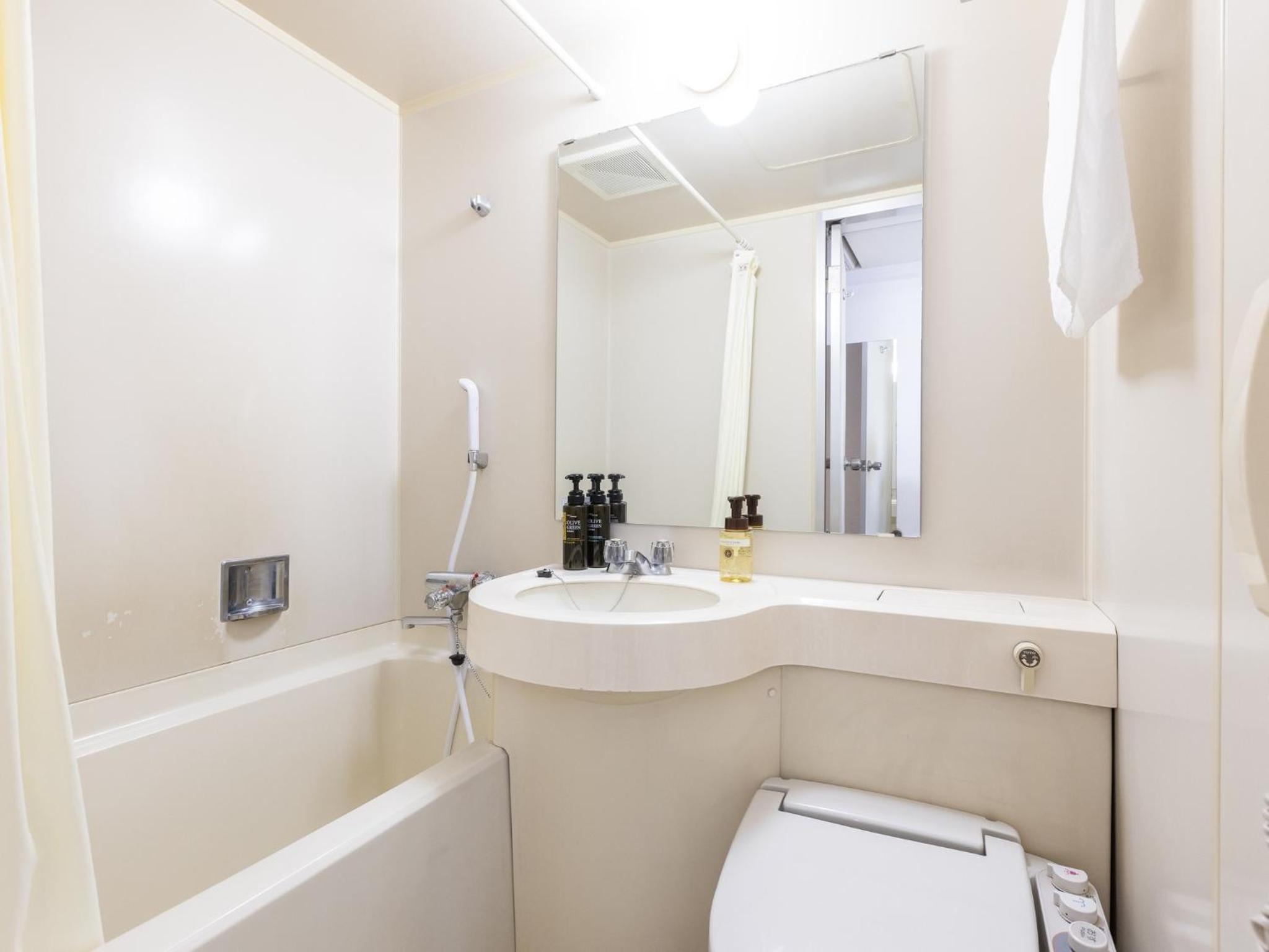 Twin Room - Non-Smoking - Photo 2