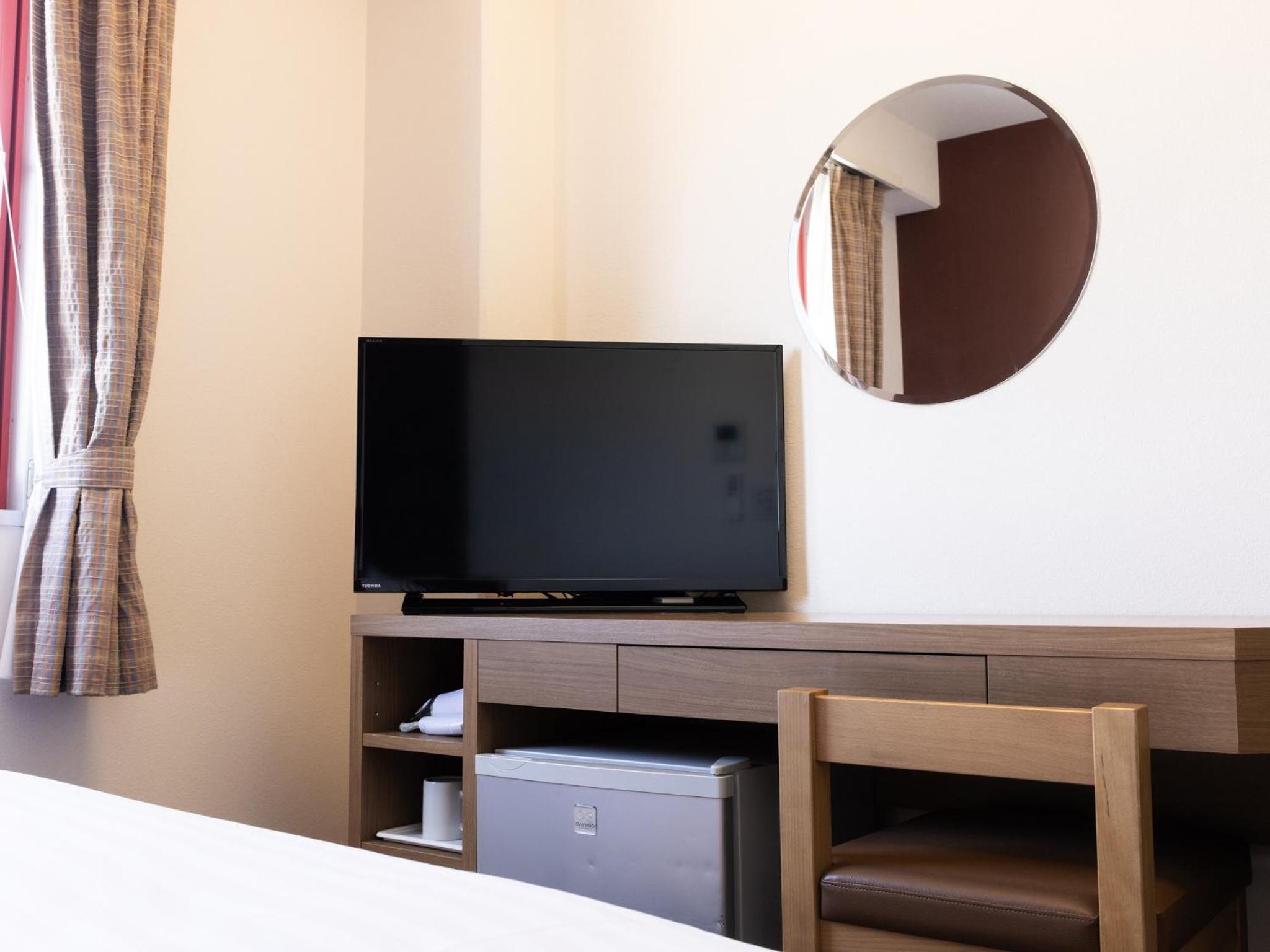 Twin Room - Non-Smoking - Photo 6
