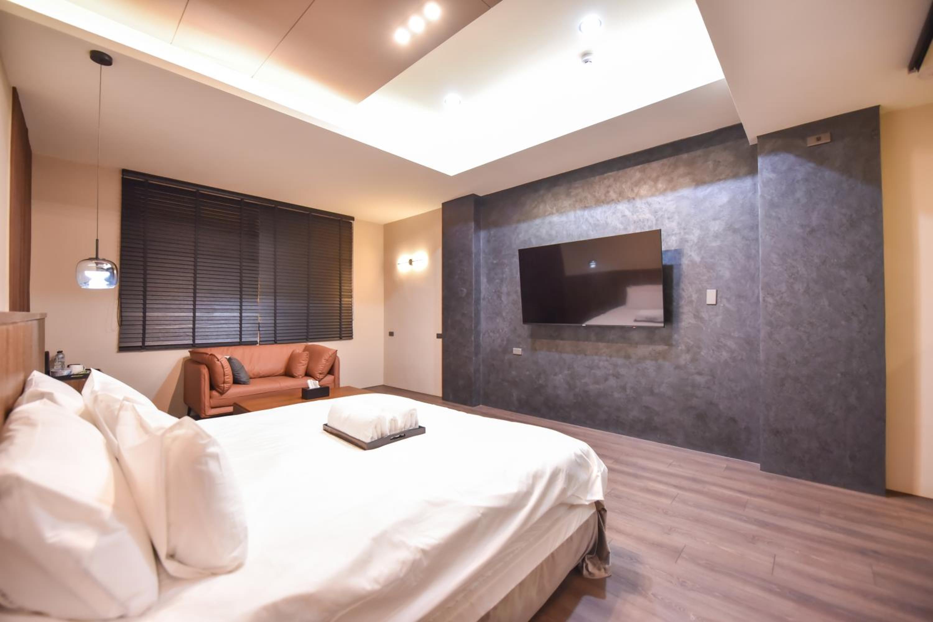 Queen Room photo 1
