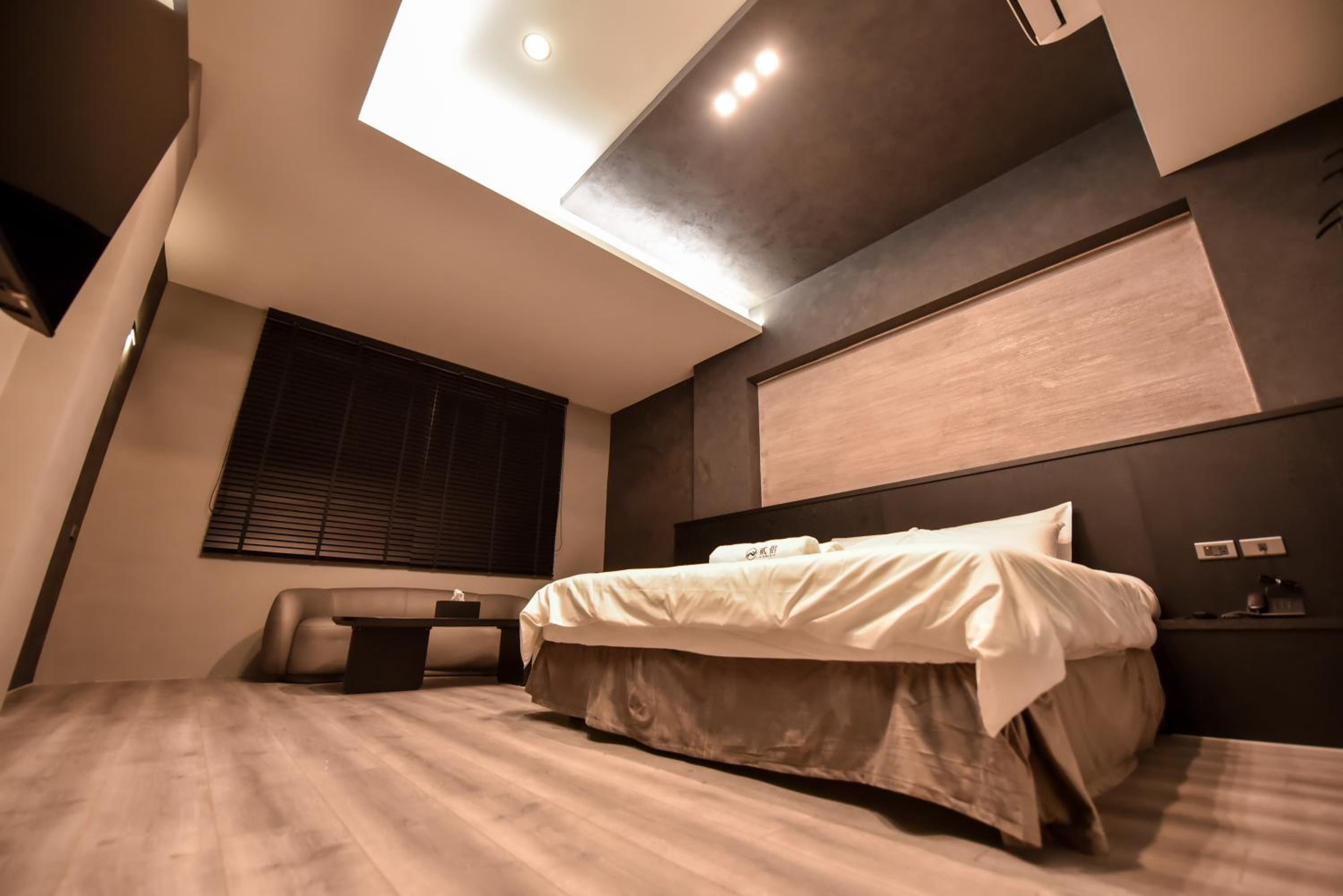 Queen Room photo 1