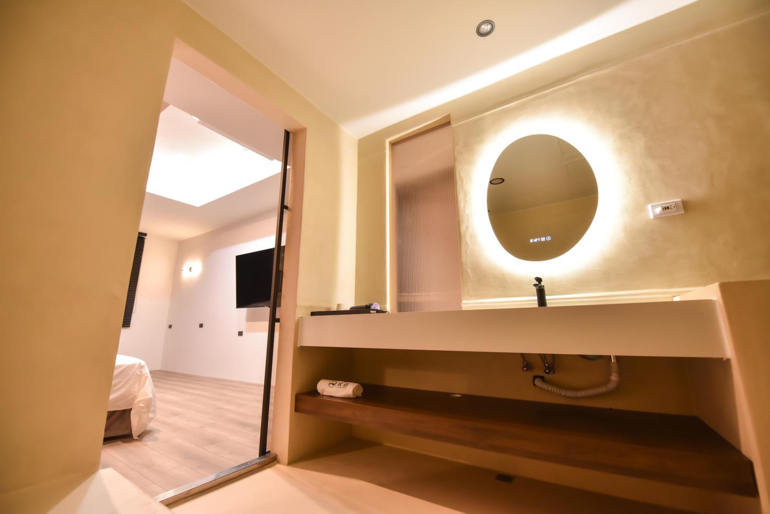 Queen Room photo 3
