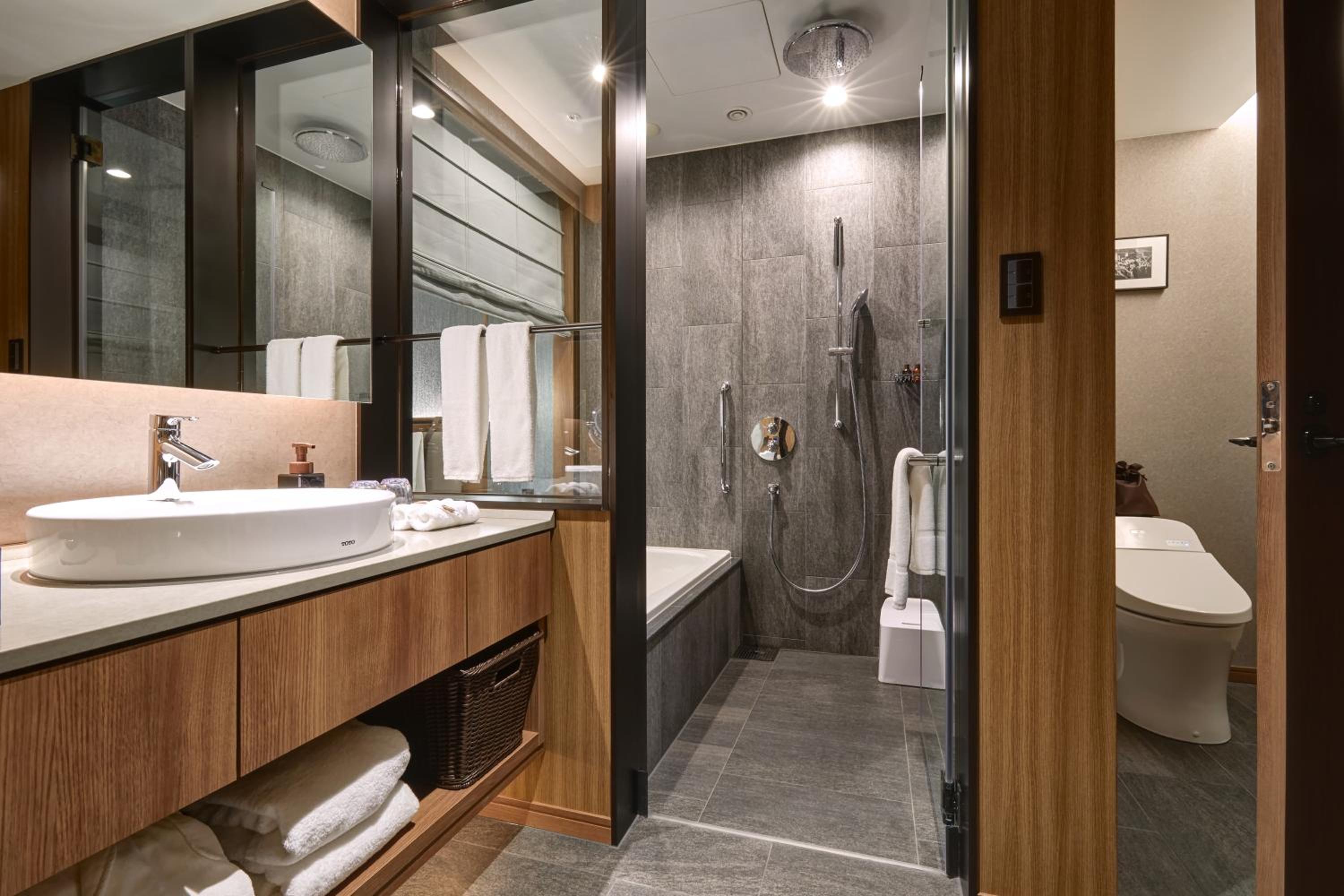 Deluxe Twin Room - Photo 9