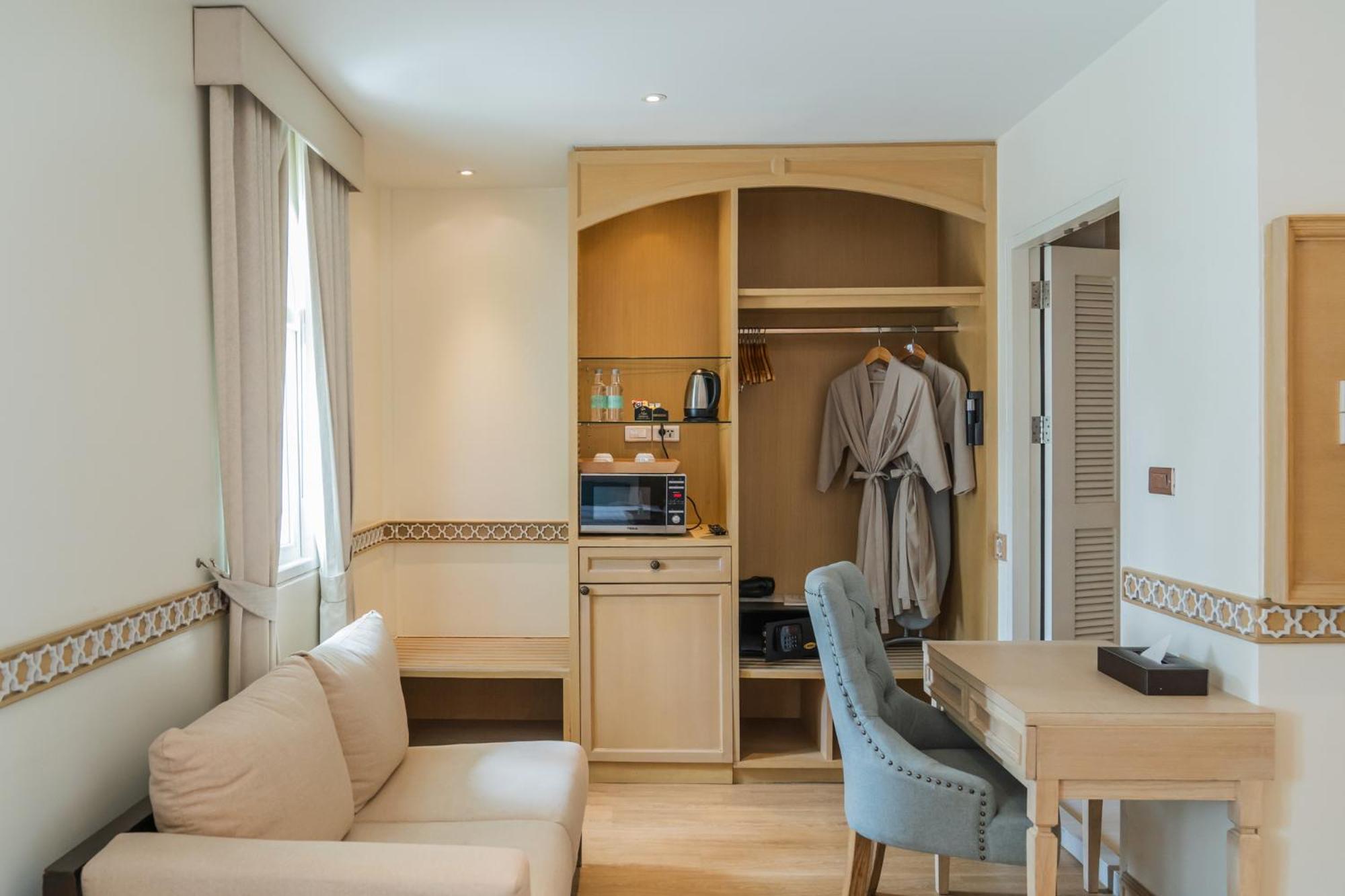 Deluxe Double or Twin Room photo 3