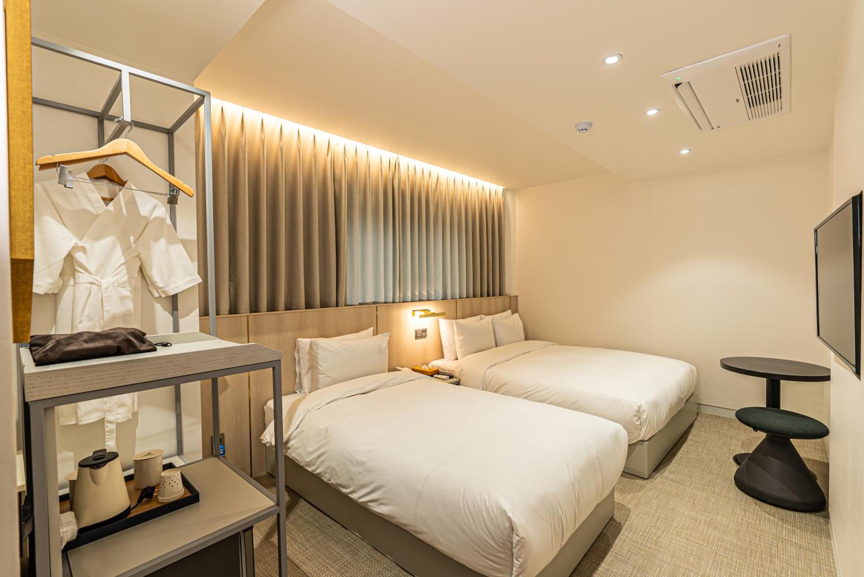 Deluxe Family Room - Photo 3
