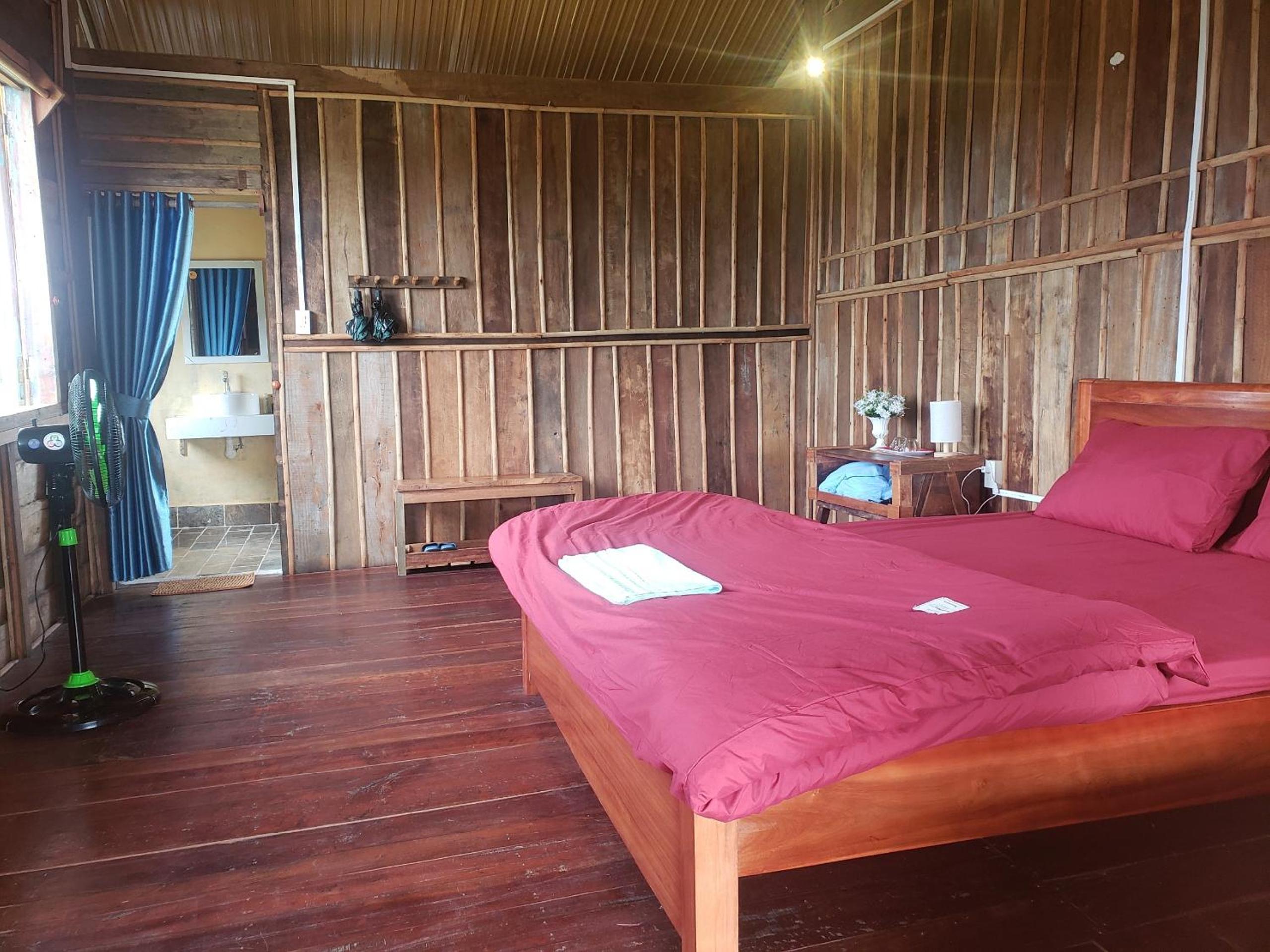 Superior Bungalow photo 1