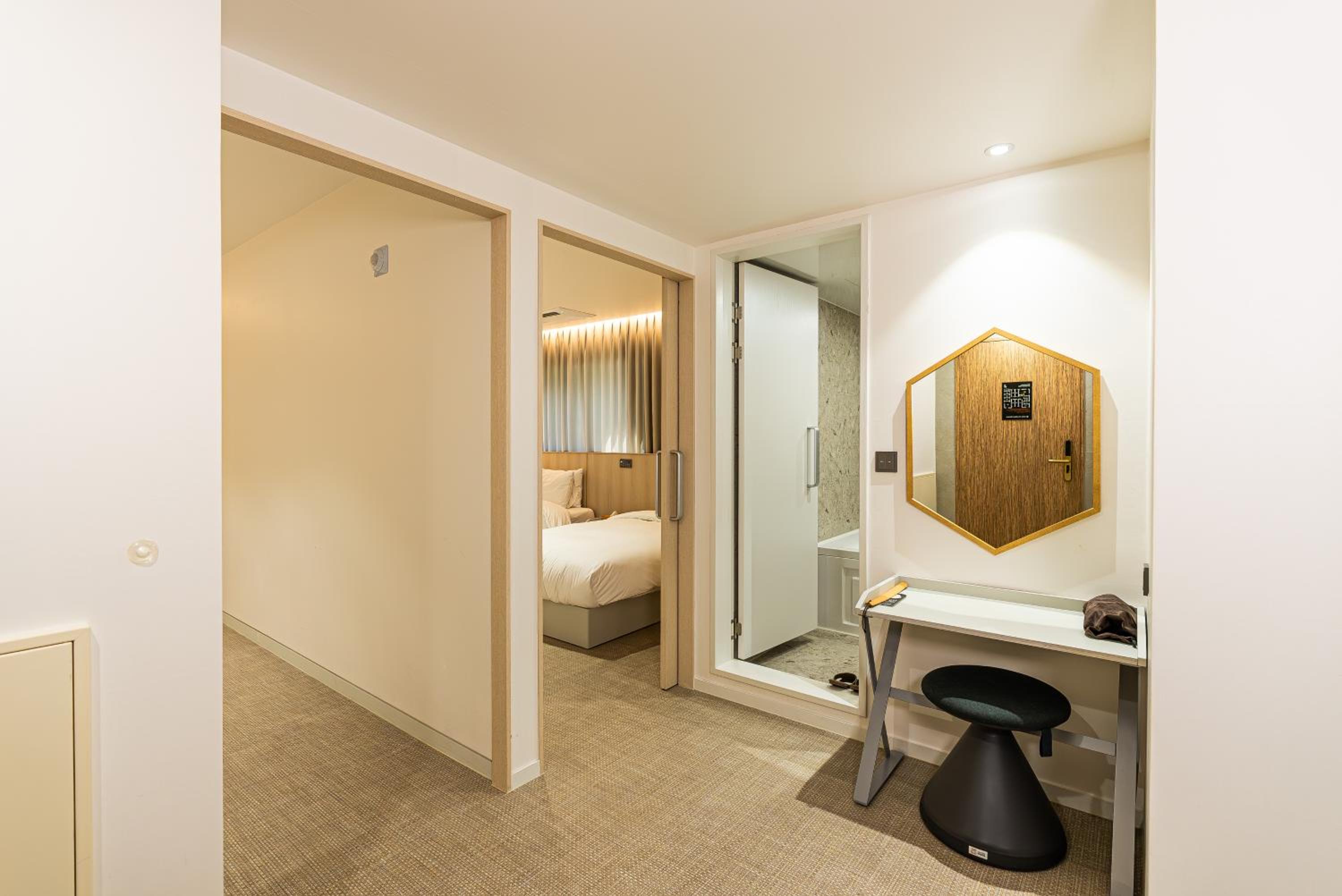Family Suite - Photo 6