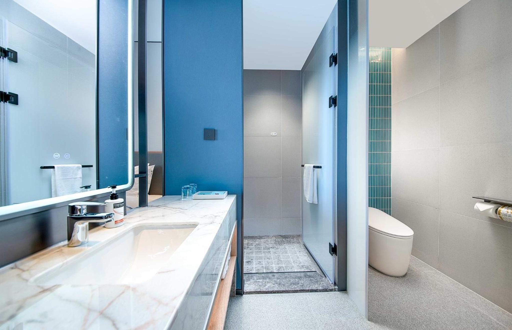 Standard King Room - Disability Access photo 2