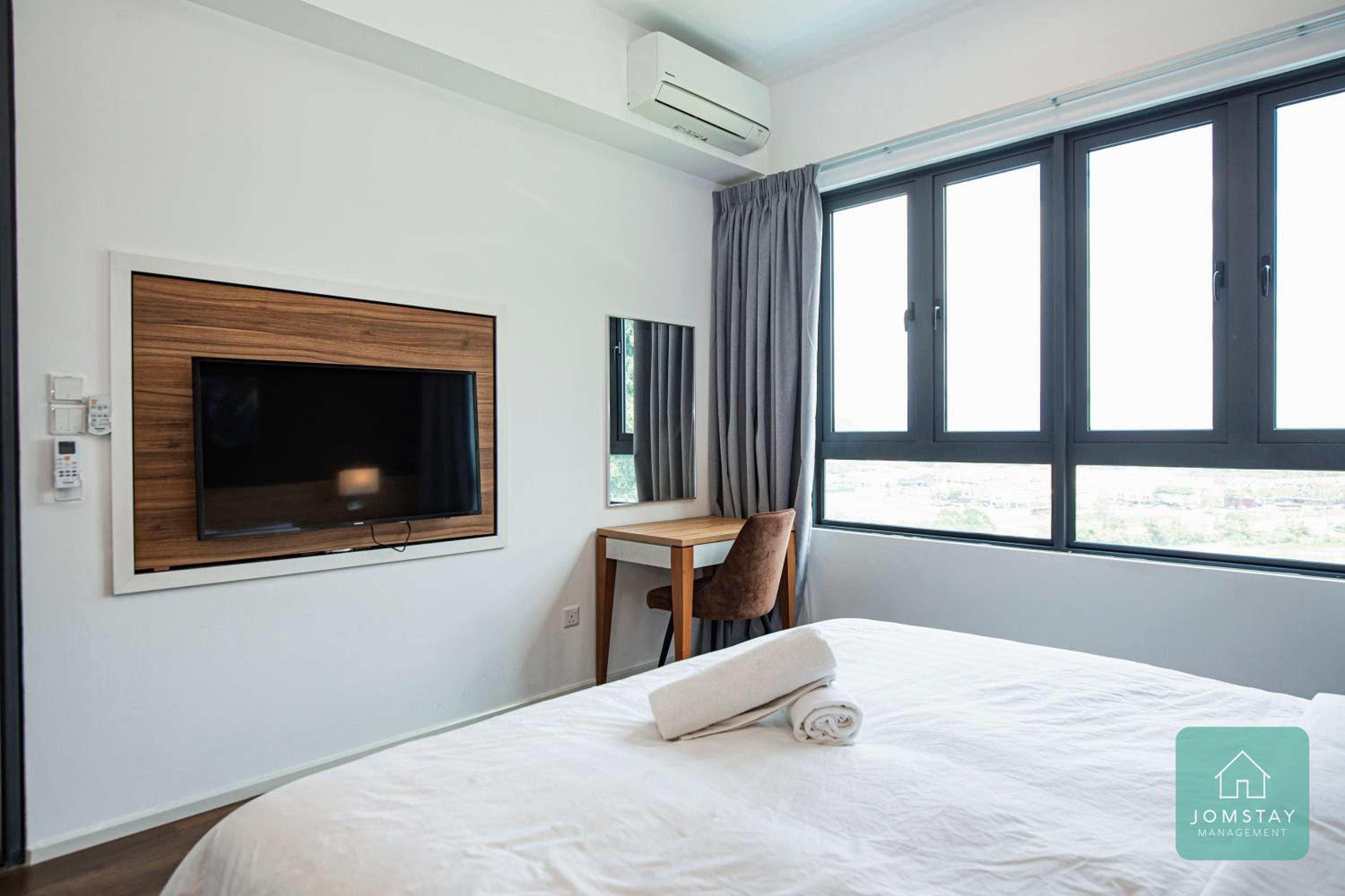 Onsen Studio Suite 1 (City View)