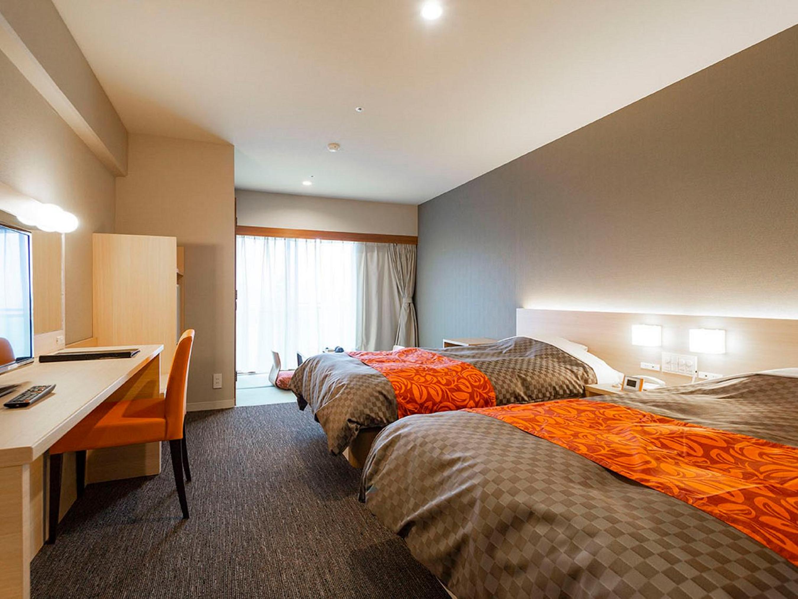 Twin Room with Tatami Area with Shared Bathroom