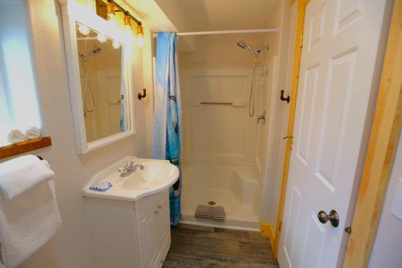 One-Bedroom House photo 1