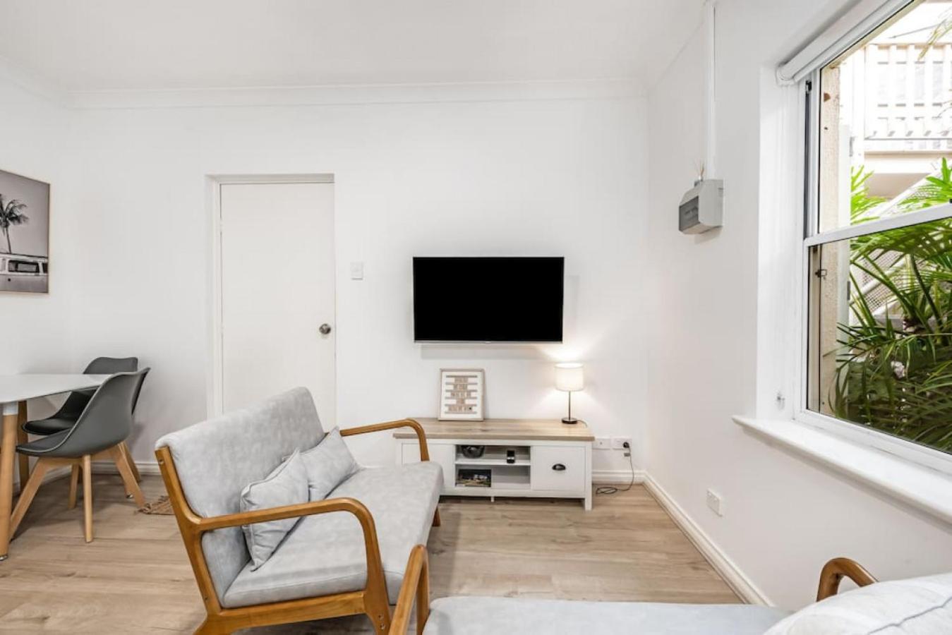 Apartment photo 1