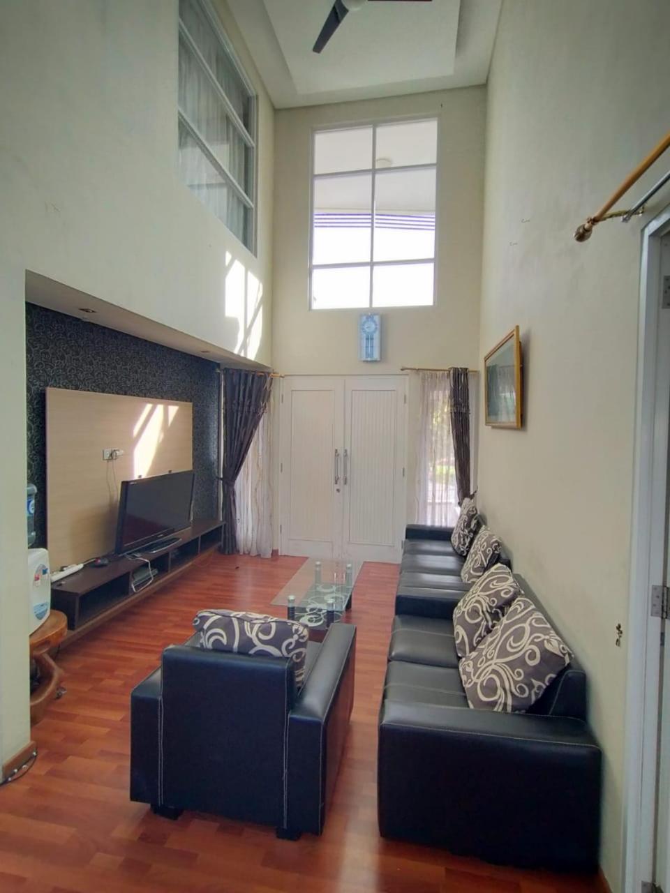 Villa photo 1