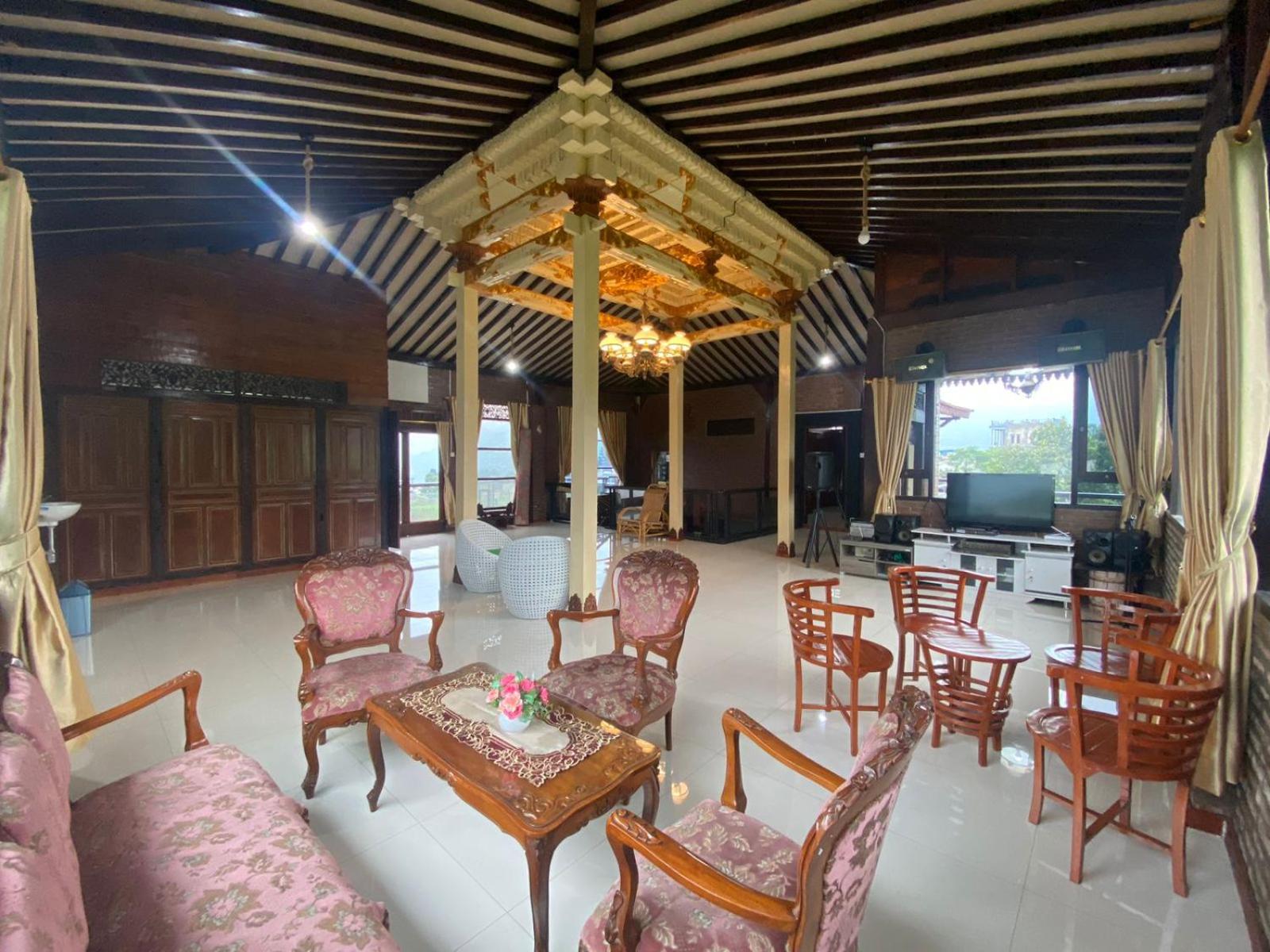 Villa photo 3