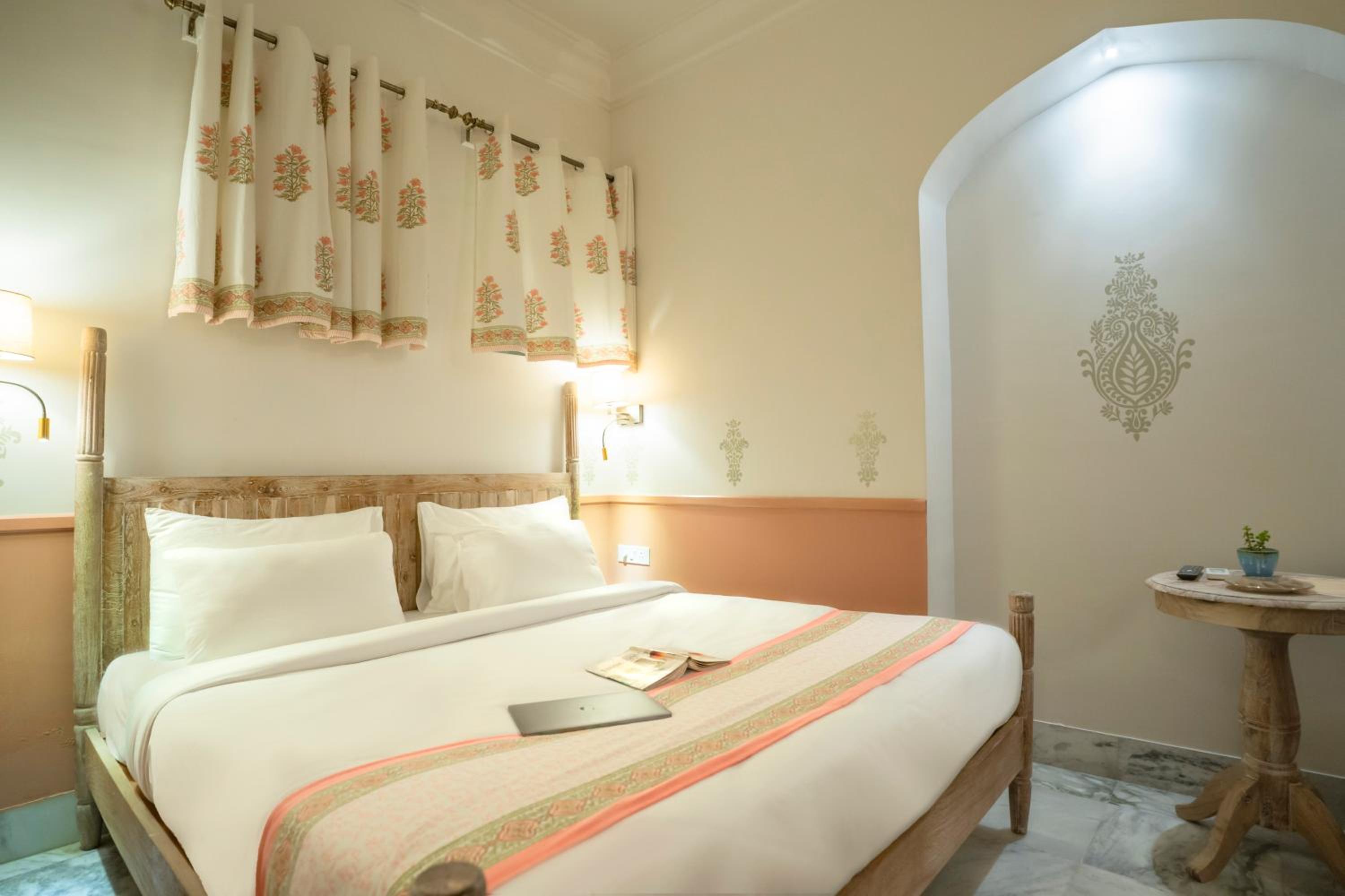 Deluxe Room - Photo 5
