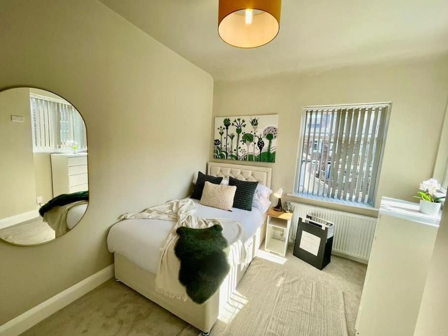 Four-Bedroom House photo 3