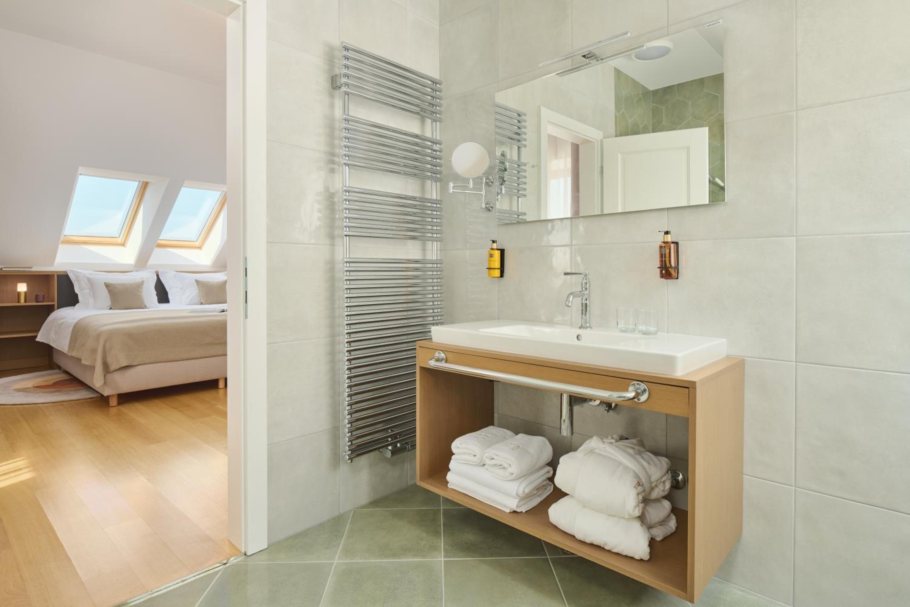 Standard Double or Twin Room photo 3