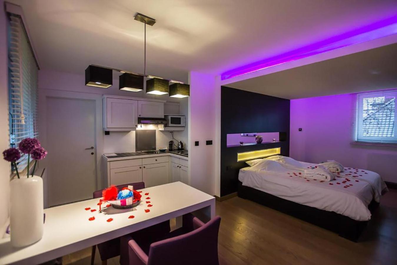 Double Room with Spa Bath photo 1