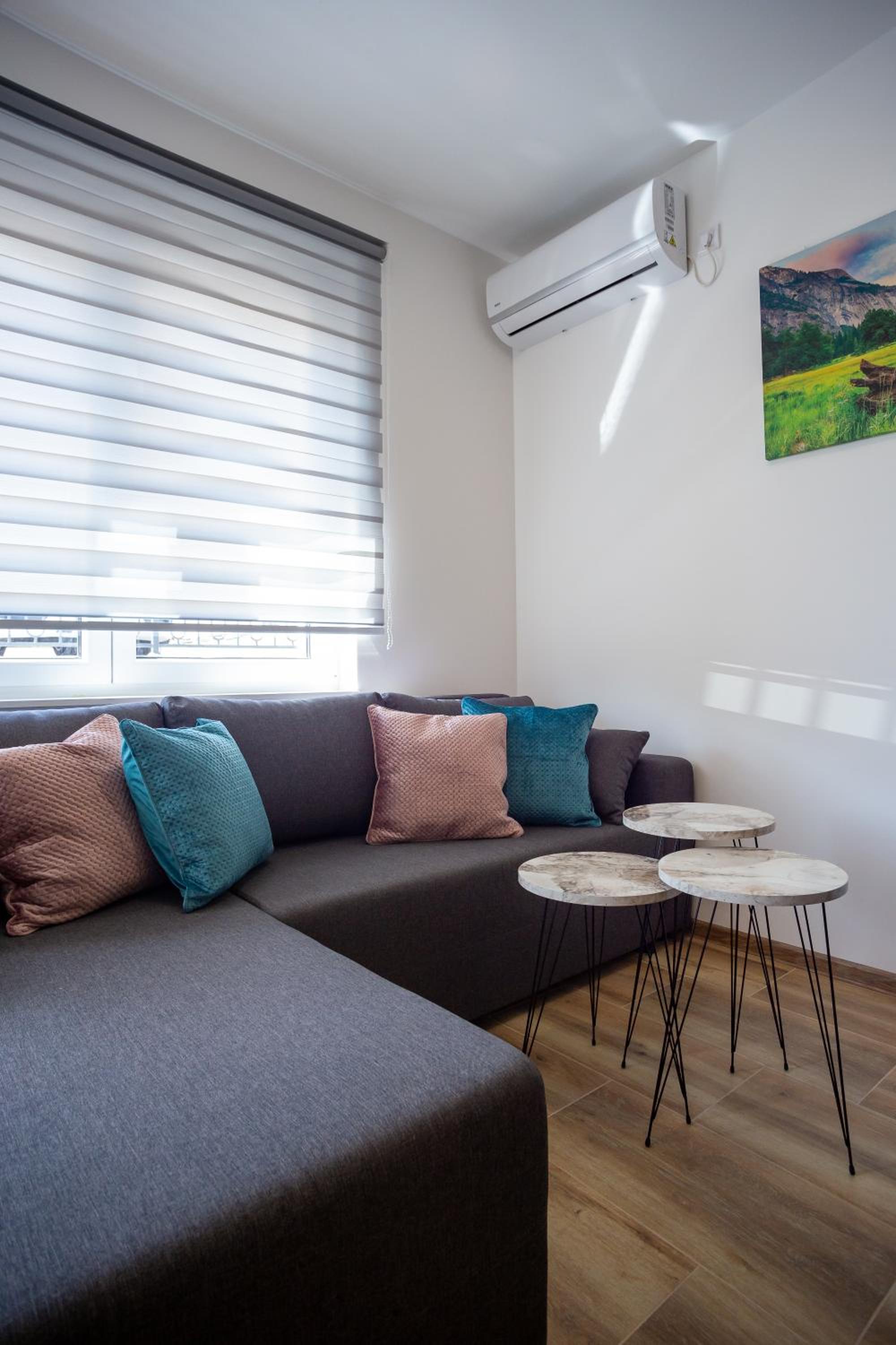 One-Bedroom Apartment photo 2
