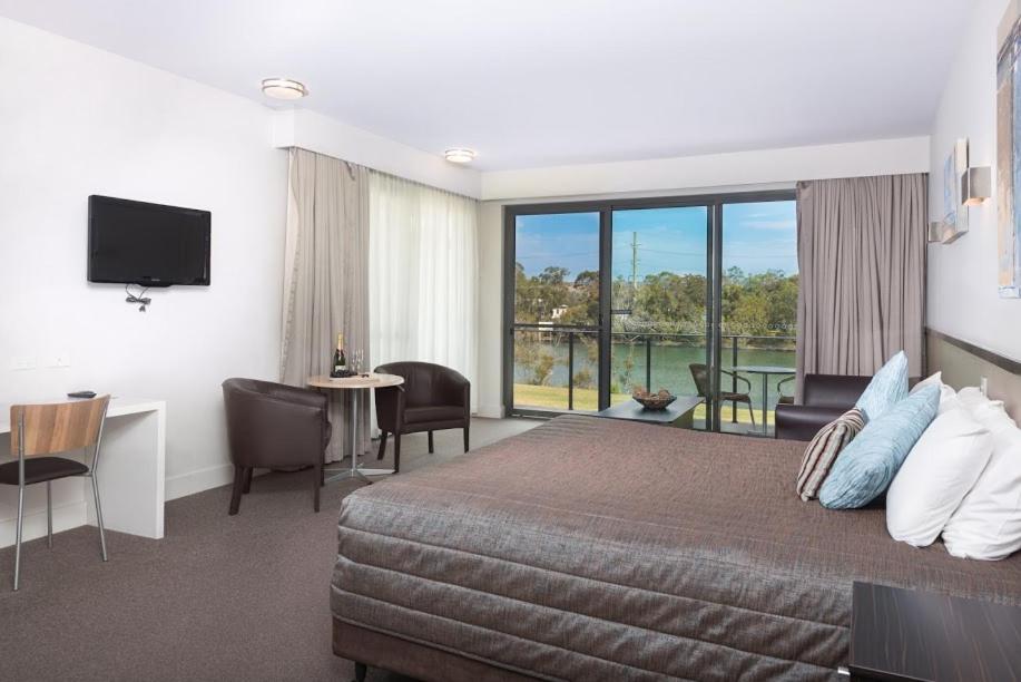 Deluxe Suite photo 1