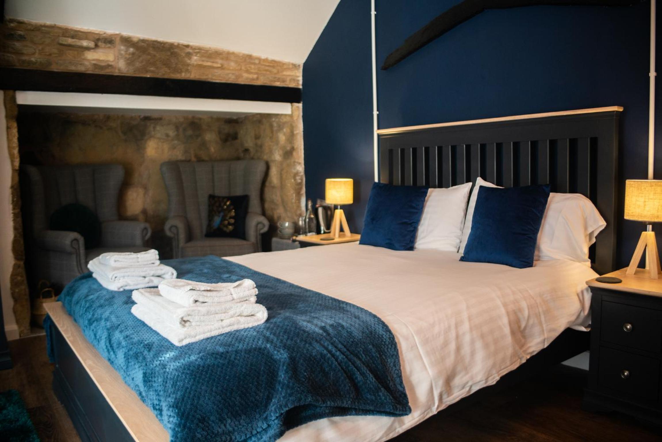 Deluxe King Room - Photo 2