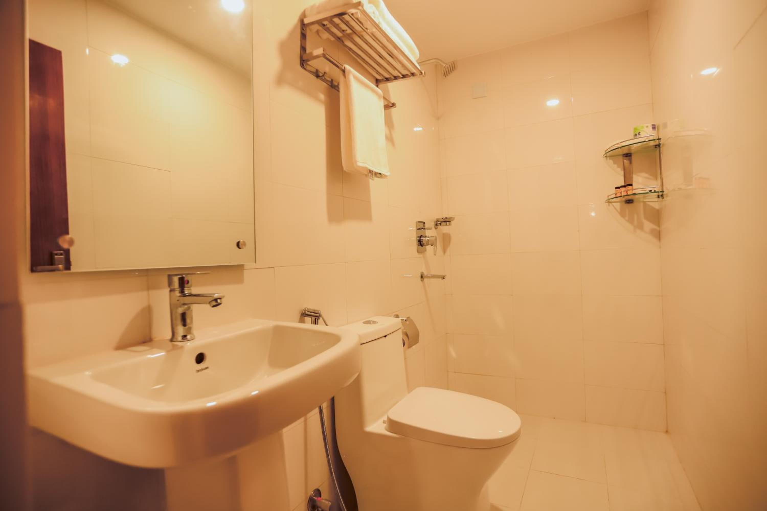 Studio Apartment - Photo 8